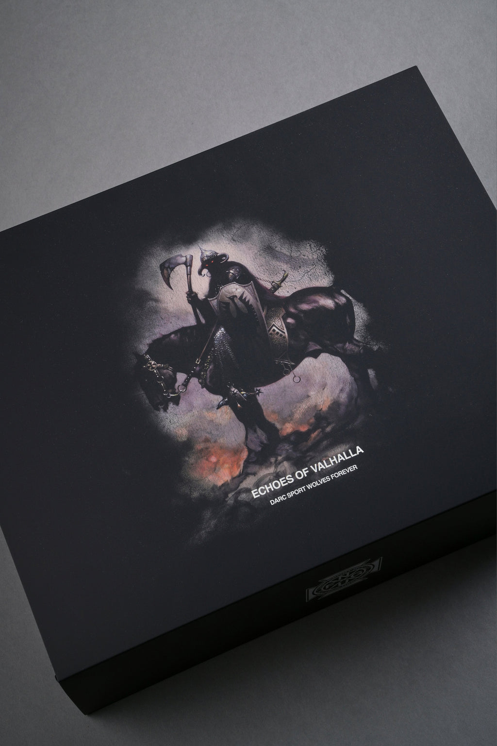 Echoes Of Valhalla "Side By Side" Tee Box Set in Black — imagem 12