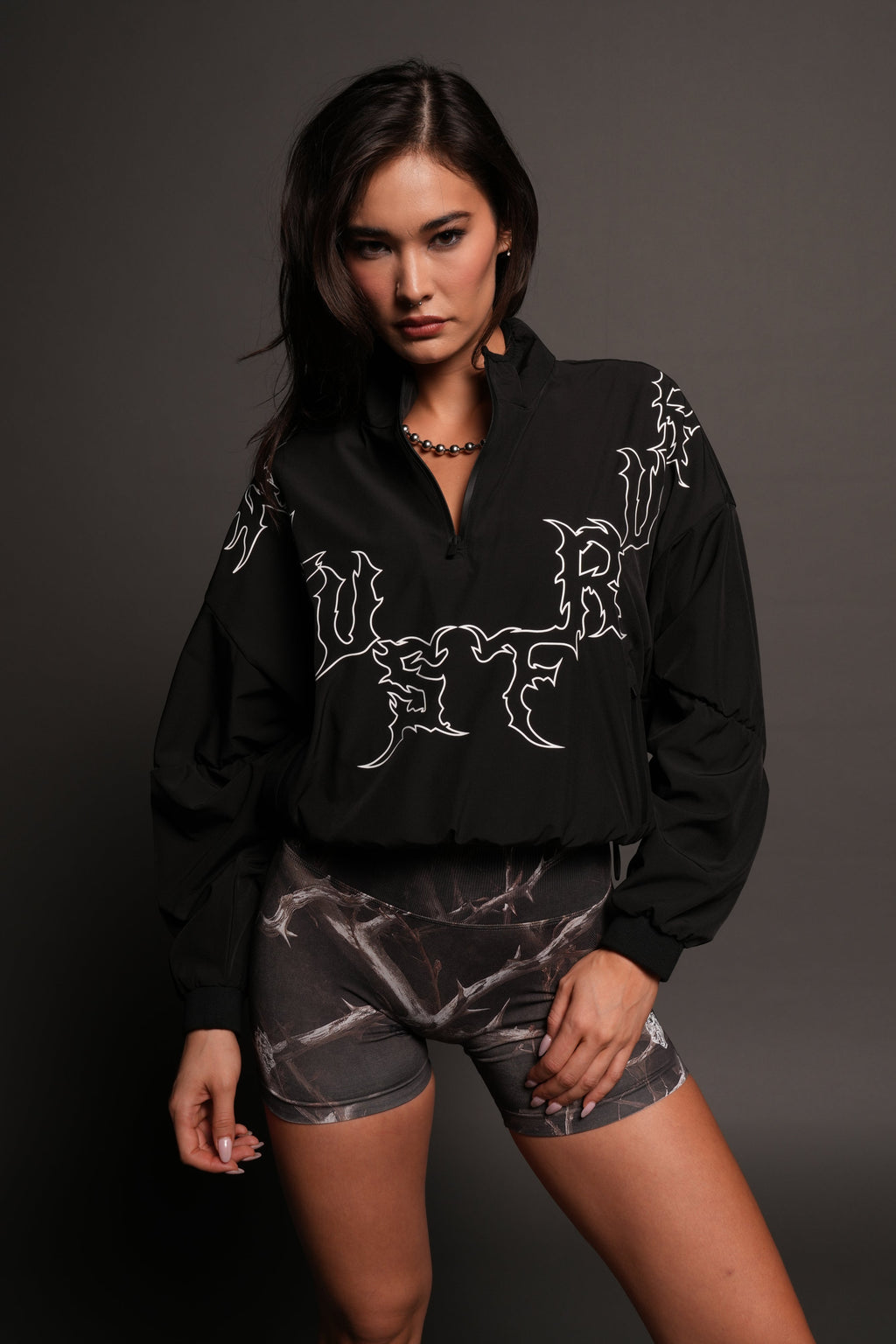 Wolves Hesh Pyramid Cropped Zip Mockneck In Black