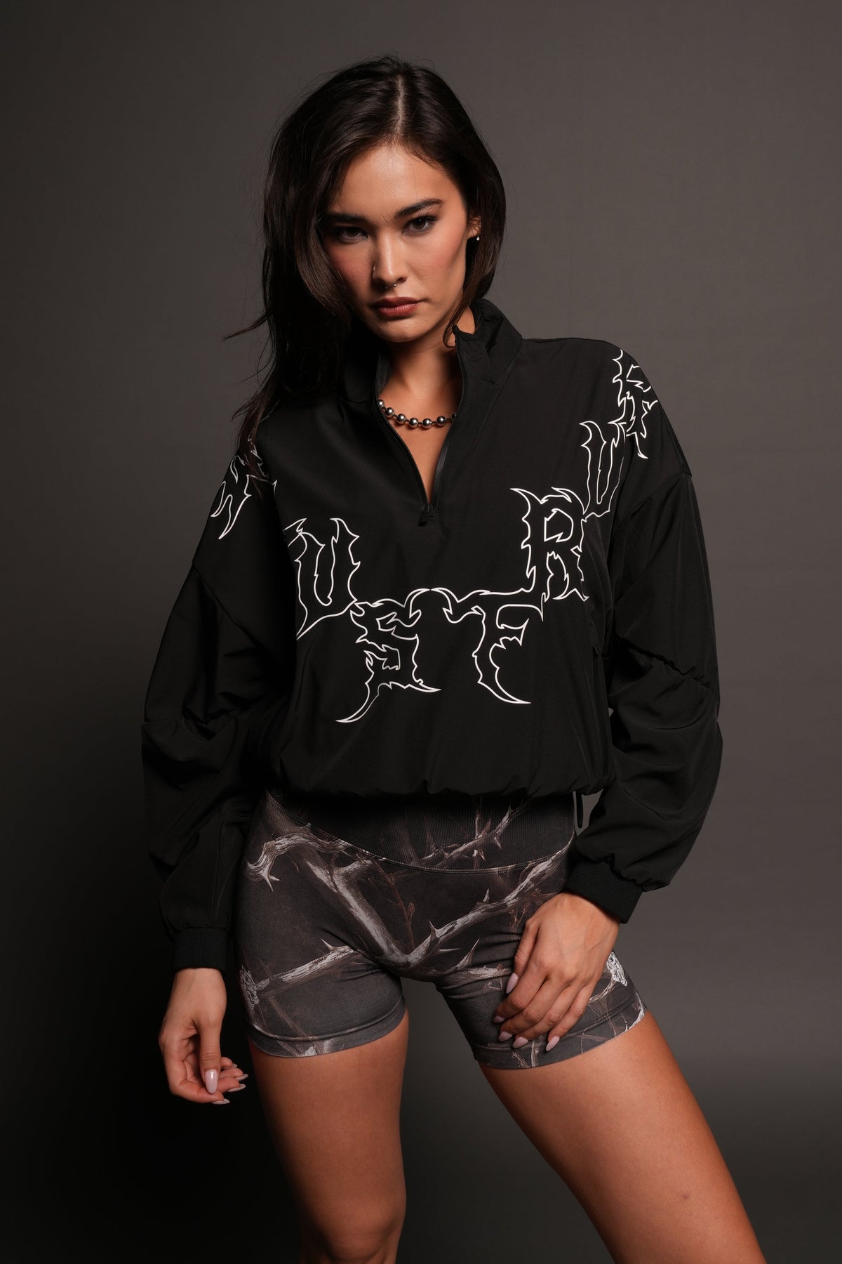 Wolves Hesh Pyramid Cropped Zip Mockneck In Black