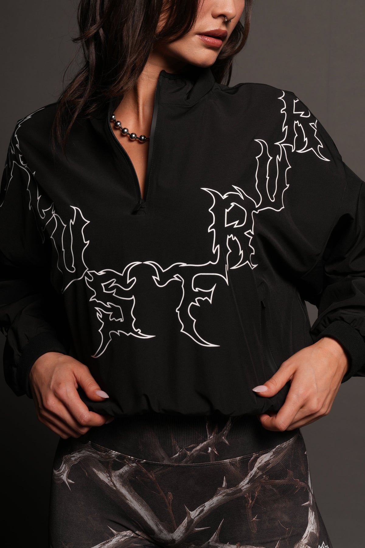 Wolves Hesh Pyramid Cropped Zip Mockneck In Black