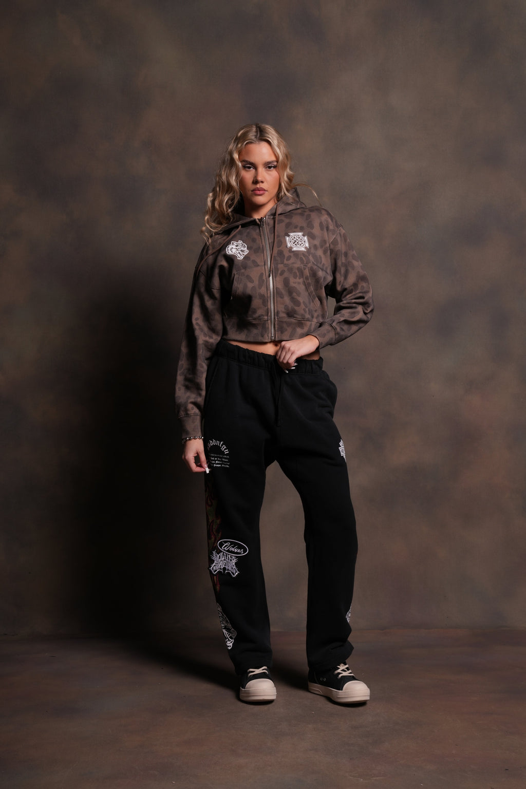 Wolf Iron Cross "Sage" Cropped Zip Hoodie in Celeritas Morte - imagem 4
