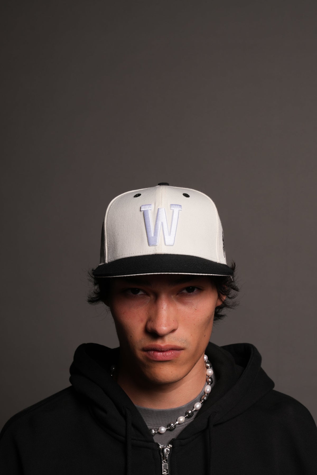 Mantra Fitted Cap In Cream/Black