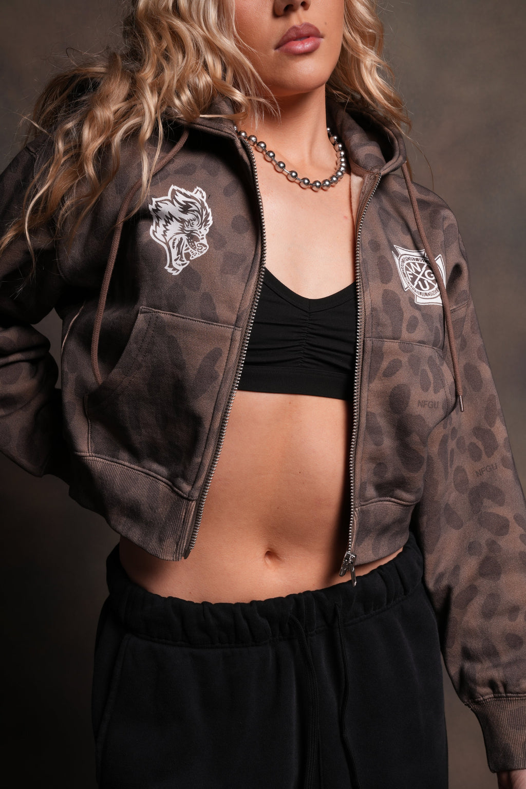 Wolf Iron Cross "Sage" Cropped Zip Hoodie in Celeritas Morte - imagem 7