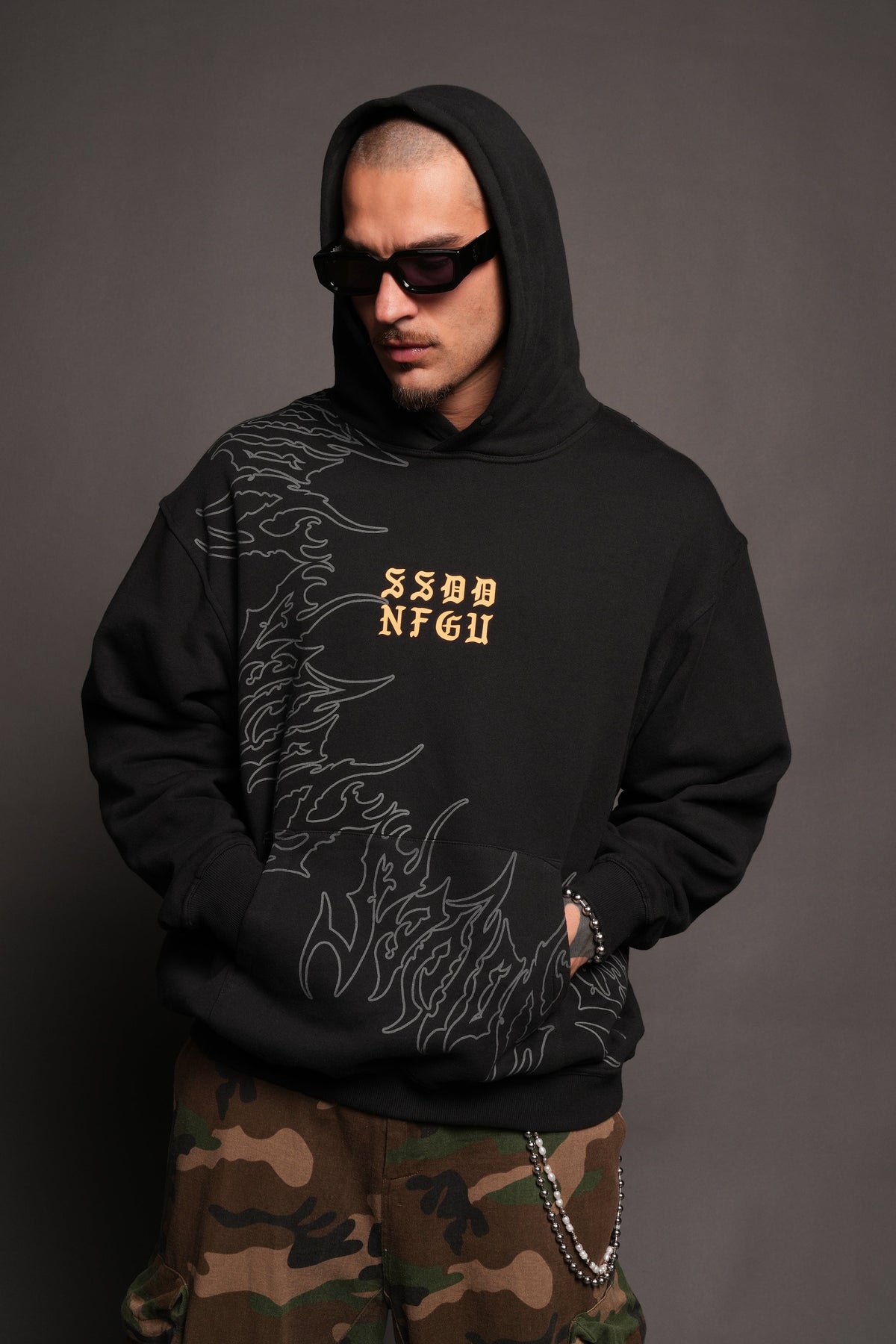 Cherub Hesh Pierce Hoodie In Black - imagem 2