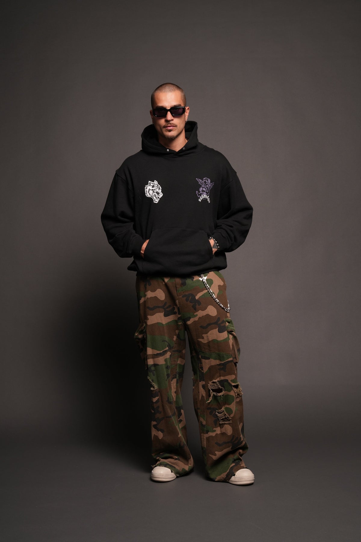 Cherub Flame Pierce Hoodie In Black - imagem 5