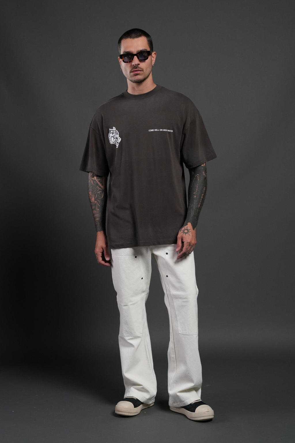 Come Hell Or High Water NFGU Premium Oversized Tee in Darc Brown Drift Wash — imagem 5