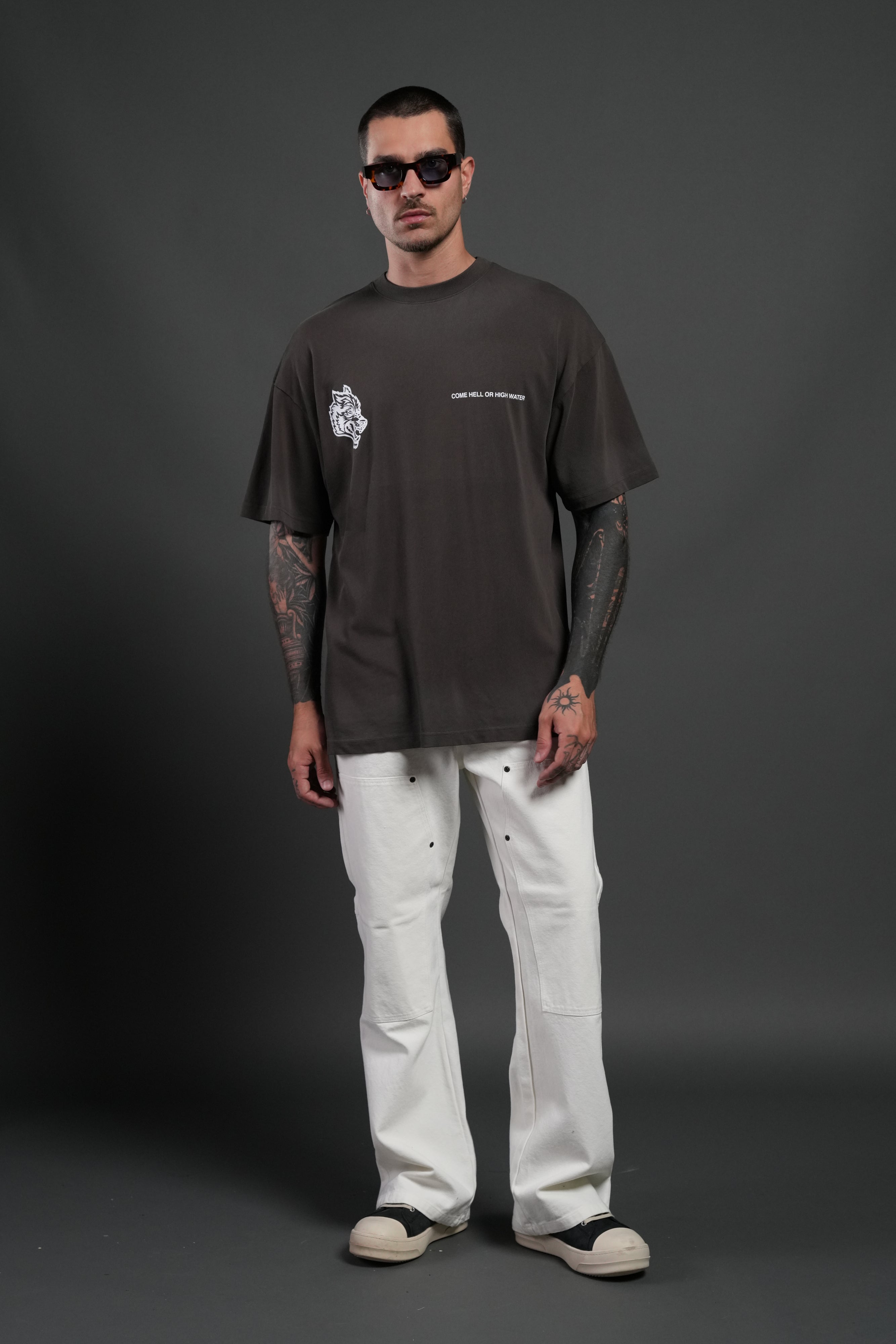 Come Hell Or High Water NFGU Premium Oversized Tee in Darc Brown Drift Wash — imagem 5