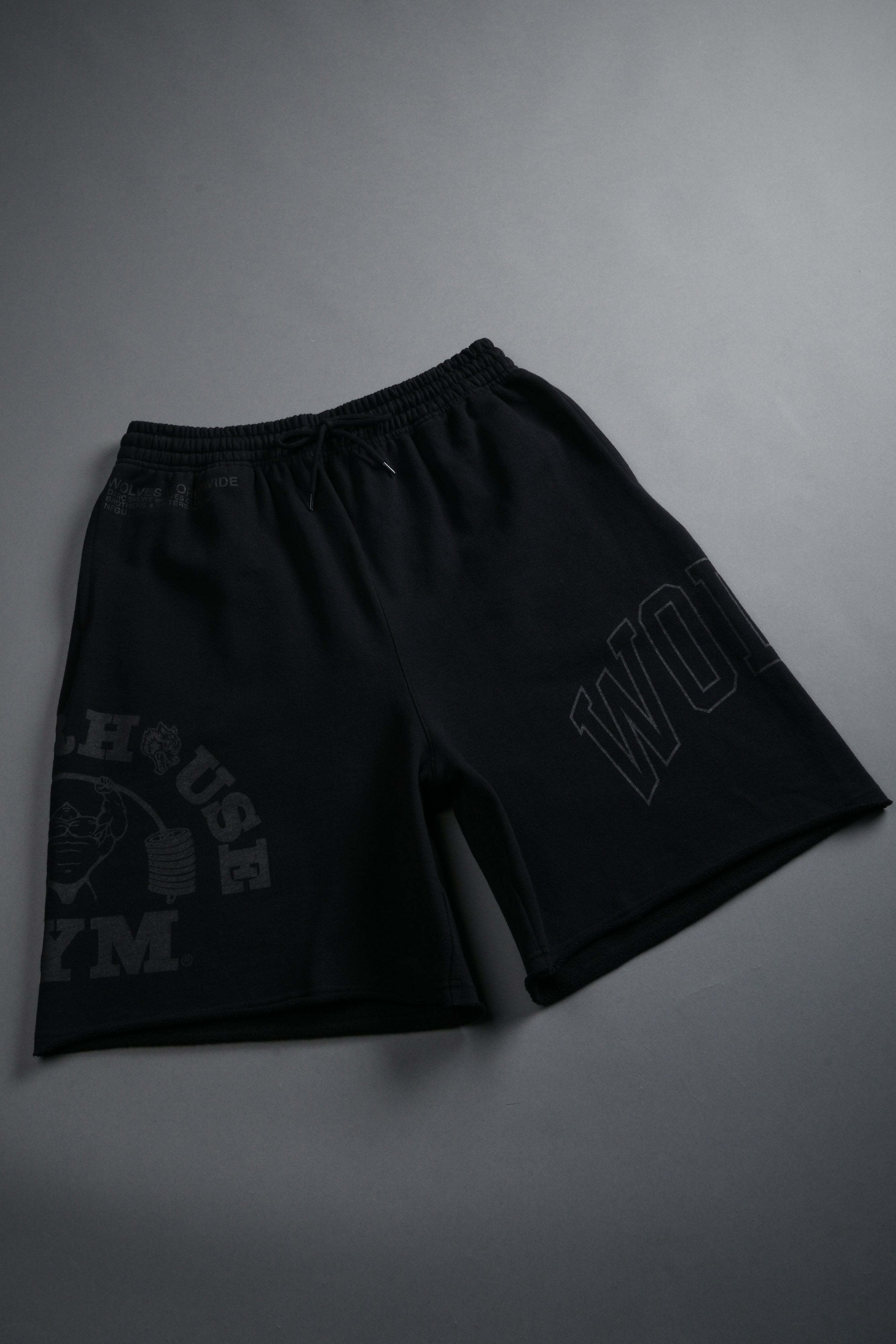 Powerhouse of the Wolves Grunge Brock Sweat Shorts in Black — imagem 6