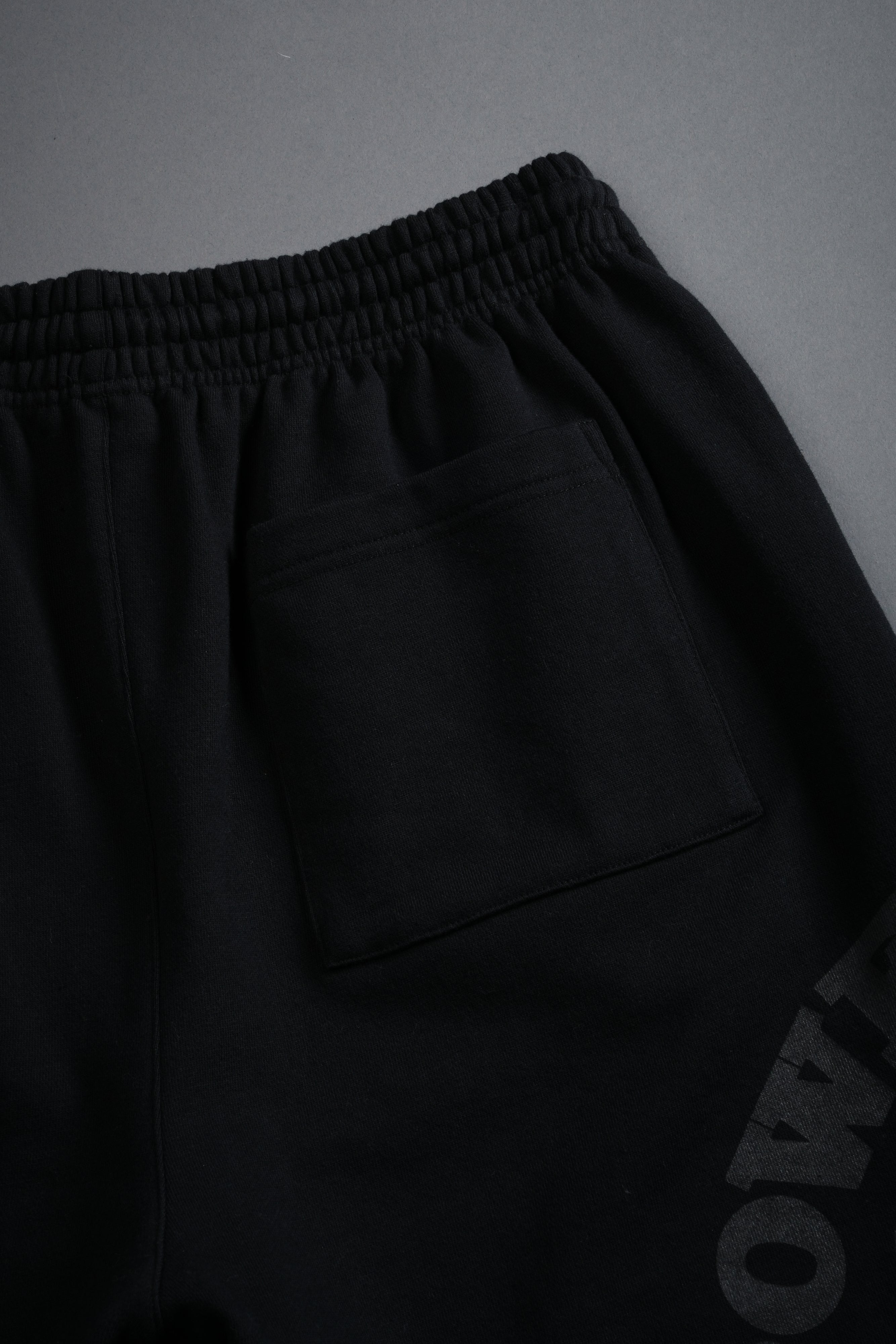 Powerhouse of the Wolves Grunge Brock Sweat Shorts in Black — imagem 9