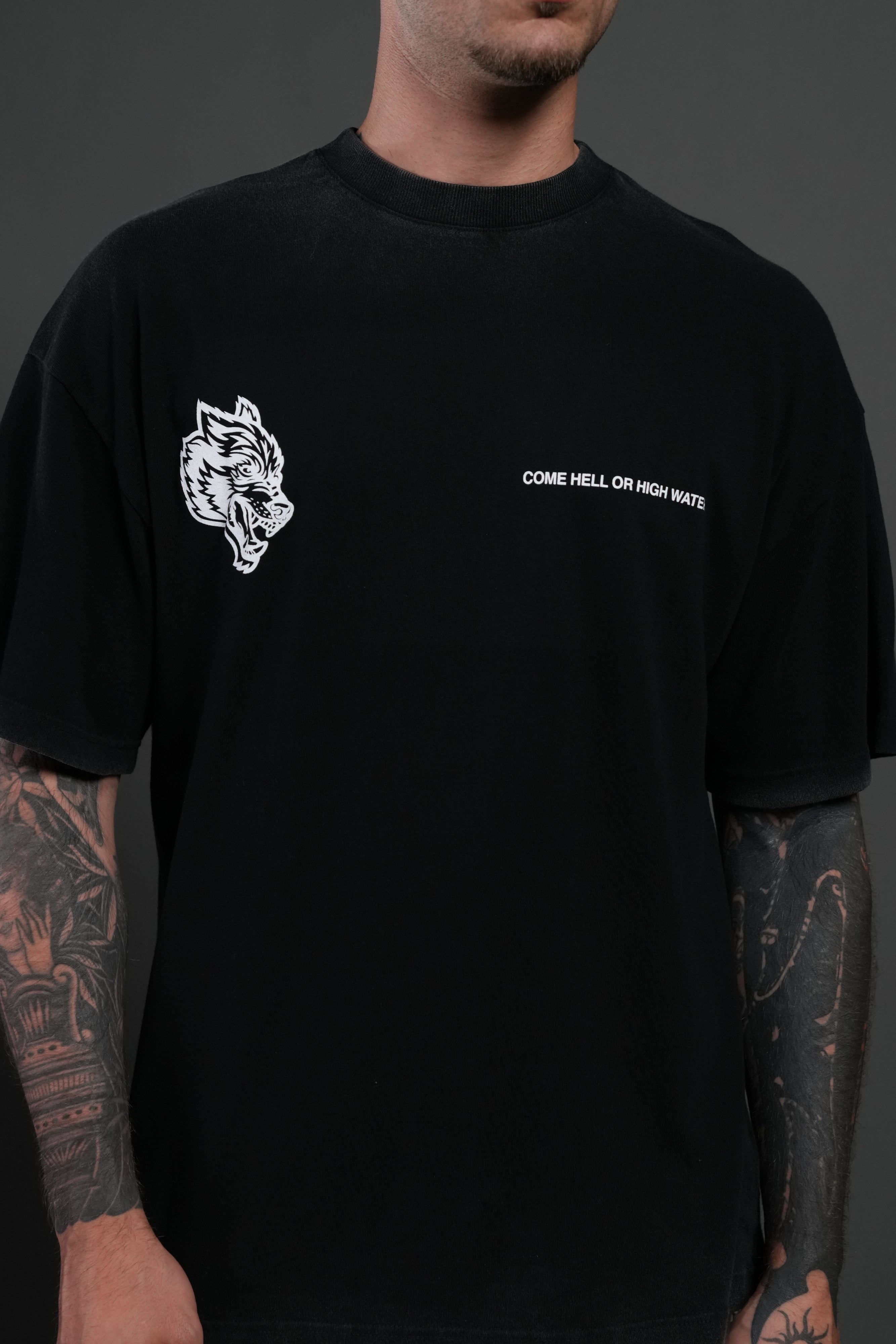 Come Hell Or High Water NFGU Premium Oversized Tee in Black — imagem 7