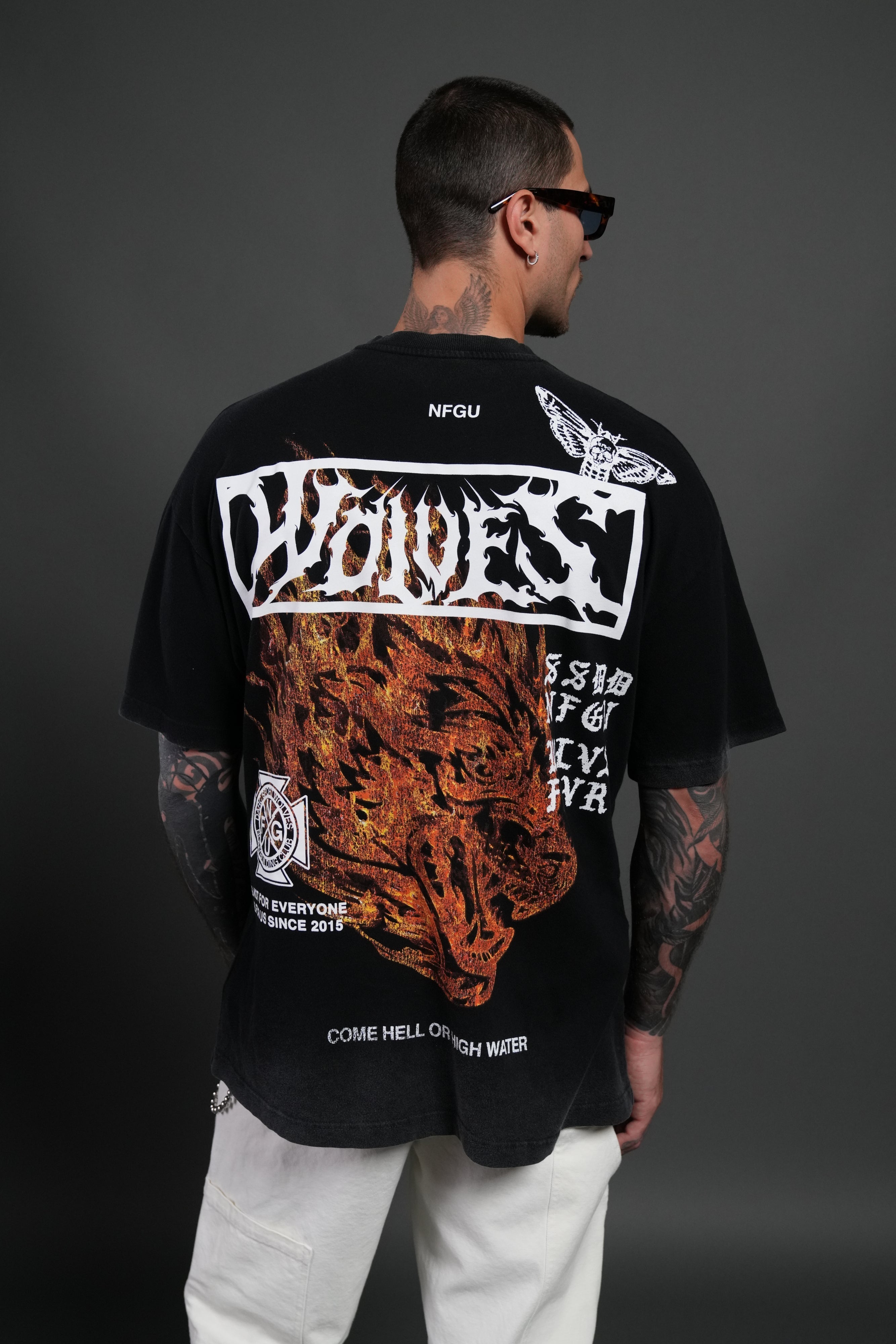 Come Hell Or High Water NFGU Premium Oversized Tee in Black — imagem 4