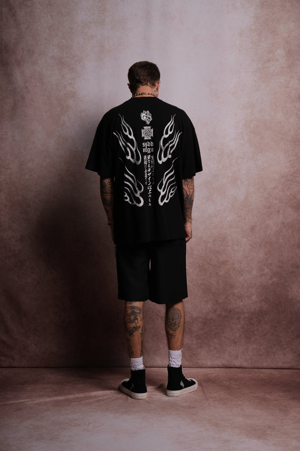 Oni Fire "Premium" Oversized Tee in Black — imagem 5