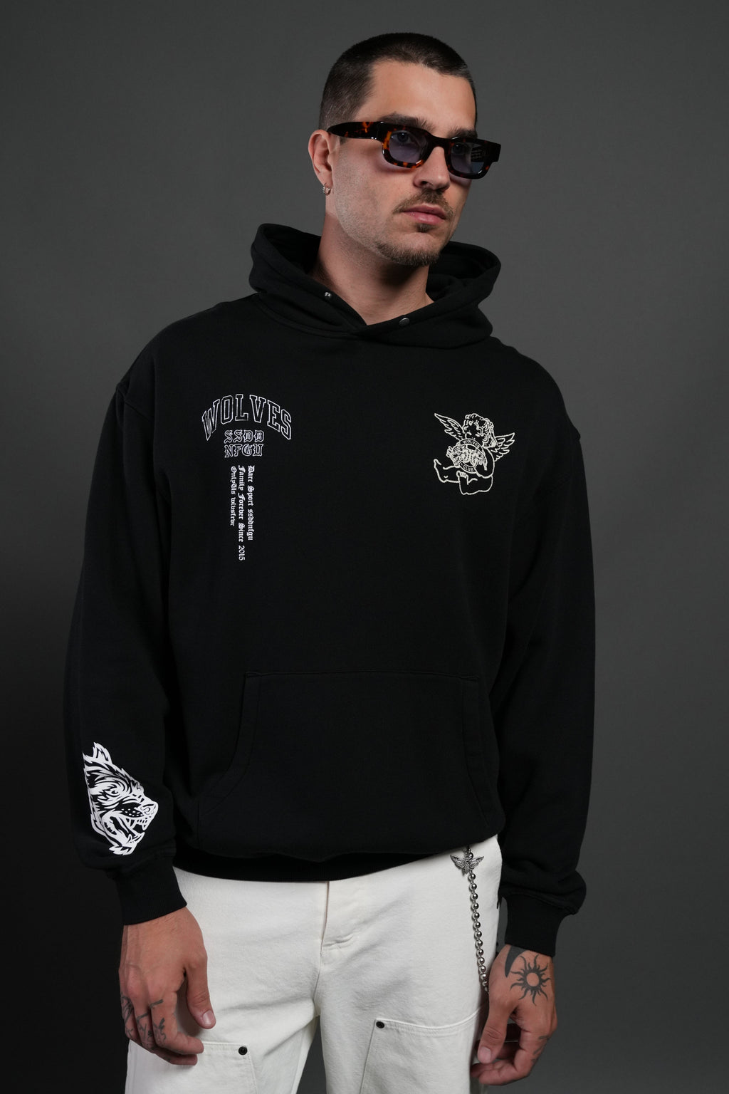 Wolves Club Cherub Pierce Hoodie in Black - imagem 2