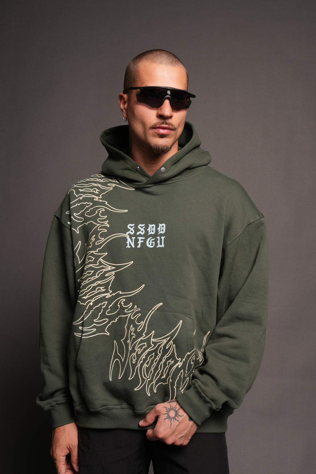 Cherub Hesh Pierce Hoodie In Green Ivy - imagem 4