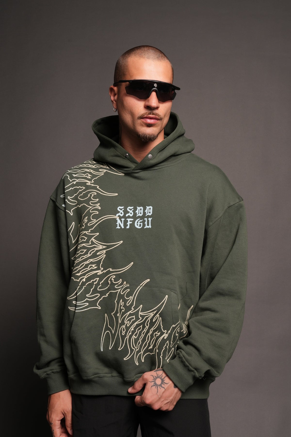 Cherub Hesh Pierce Hoodie In Green Ivy - imagem 4