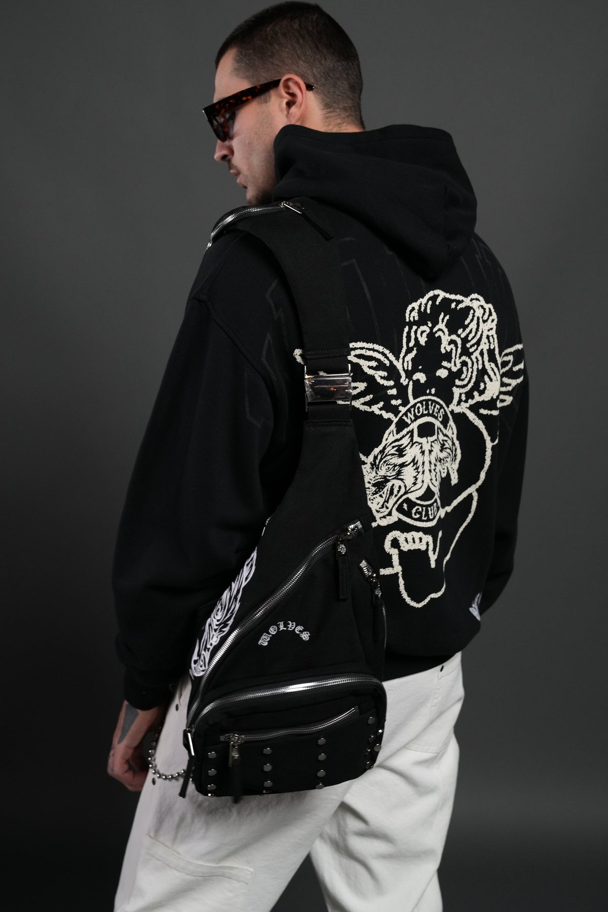 Wolves Club Cherub Pierce Hoodie in Black - imagem 4