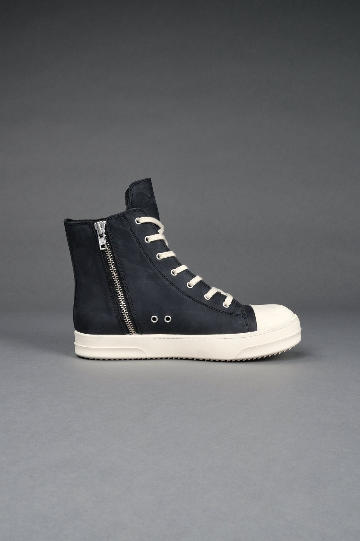 Venice High Top Shoe in Black/Cream - imagem 5