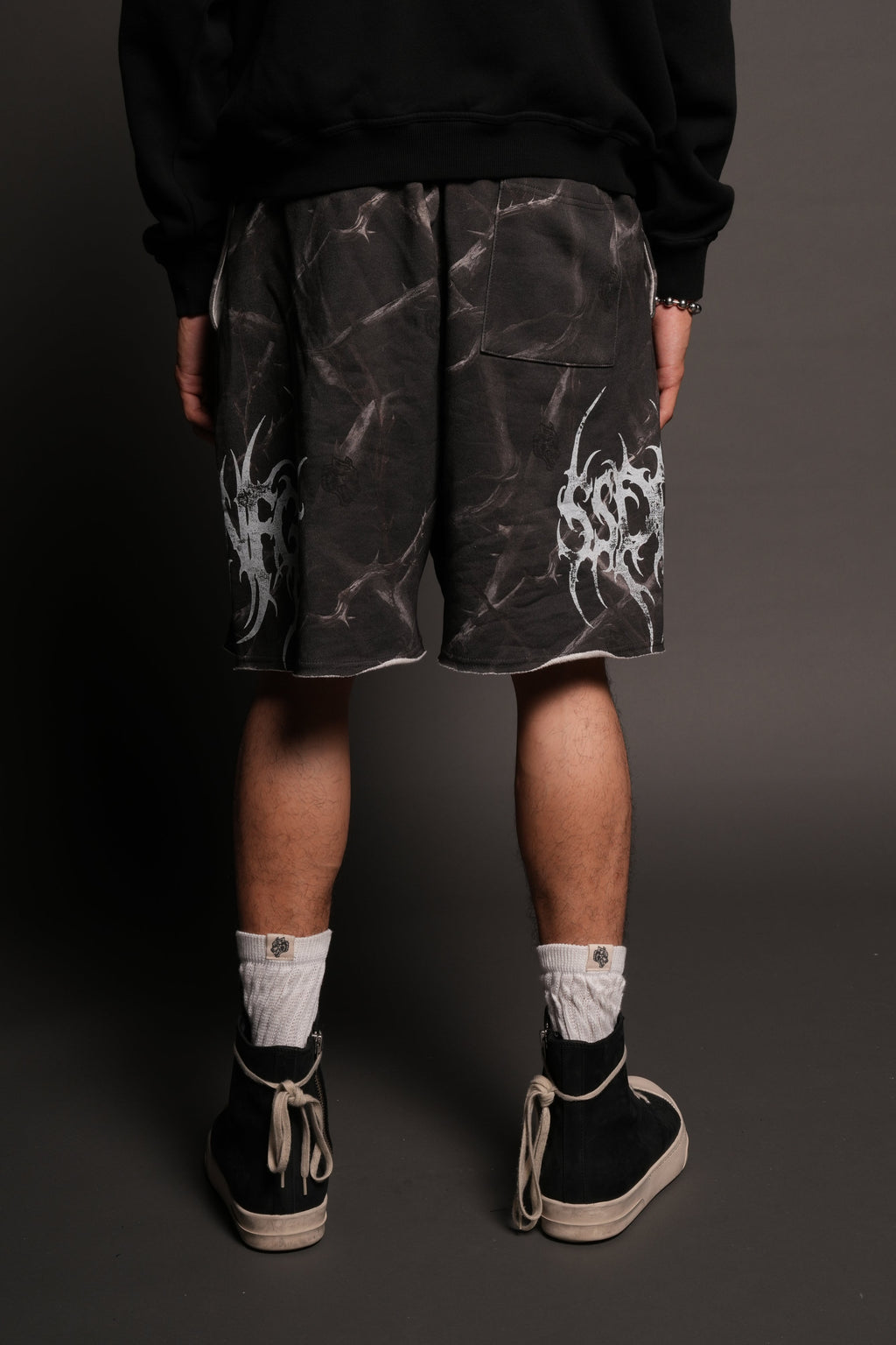 Ssddnfgu Raw Hem Oversized Post Lounge Sweat Shorts In Darc Thorns
