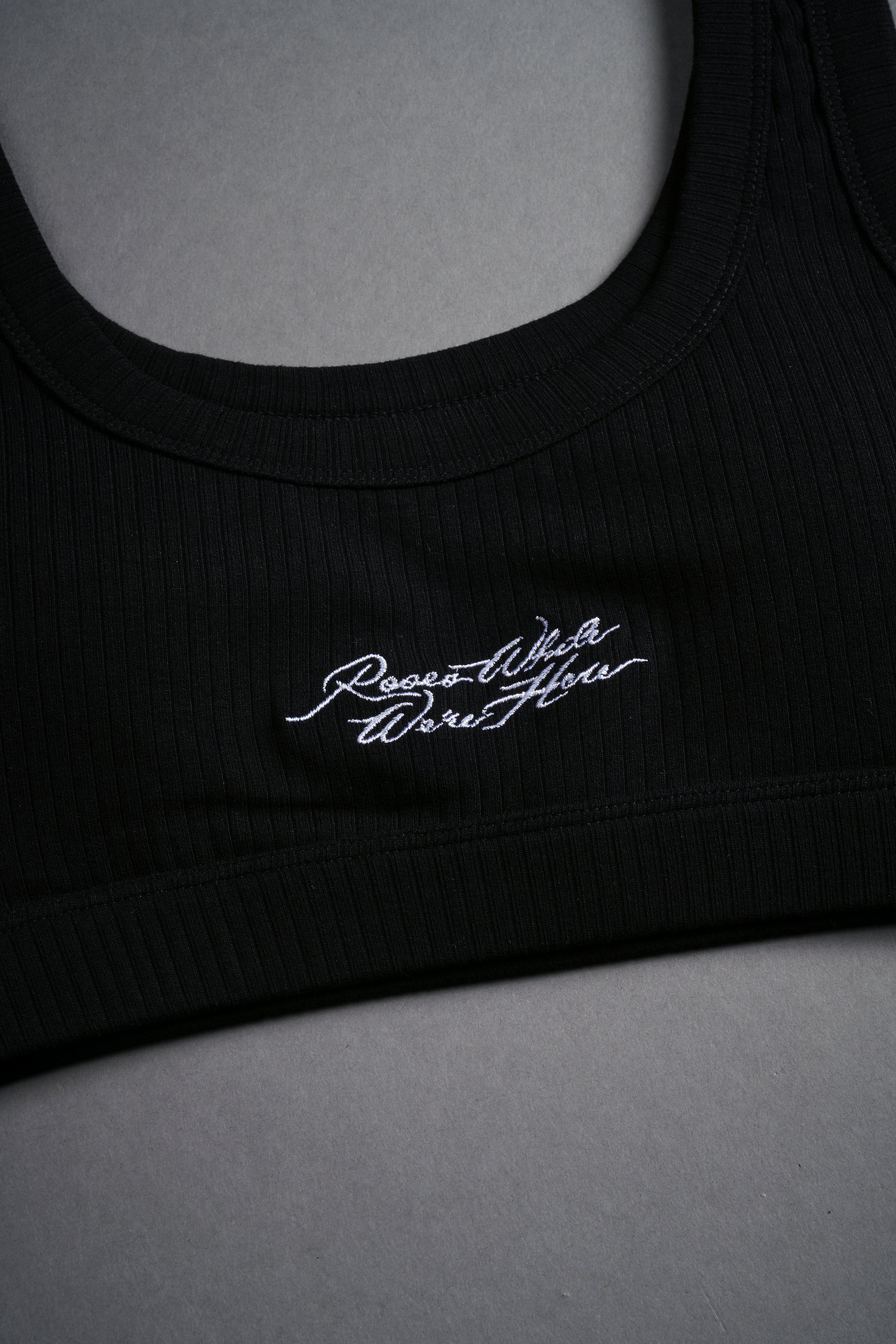 Roses While We're Here Wellness Bra in Black — imagem 7