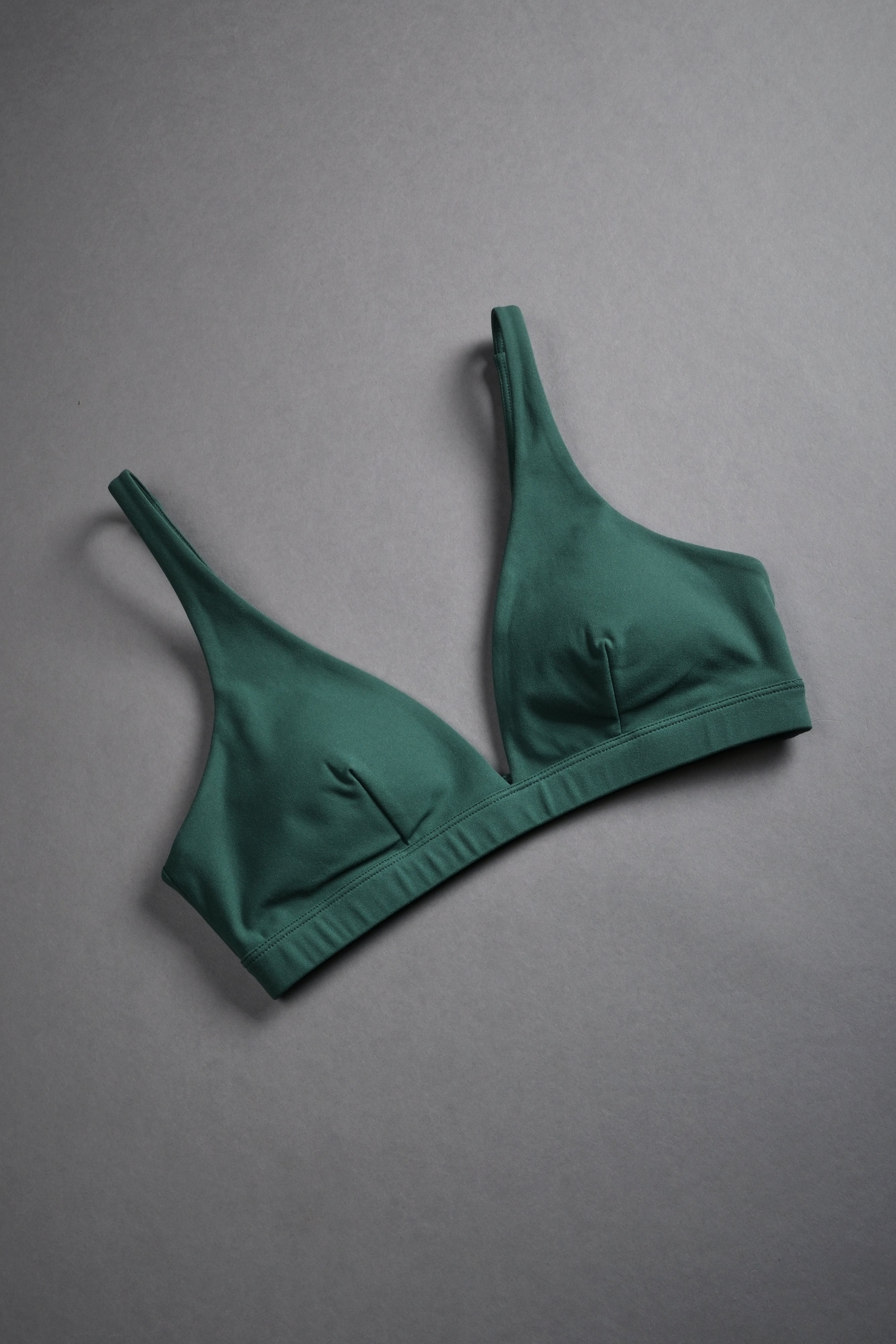 Chopper V Sports Bra in Hunter Green — imagem 5