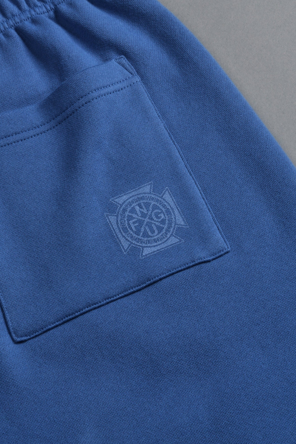 Homage To La Raw Hem Oversized Post Lounge Sweat Shorts in La Blue — imagem 8