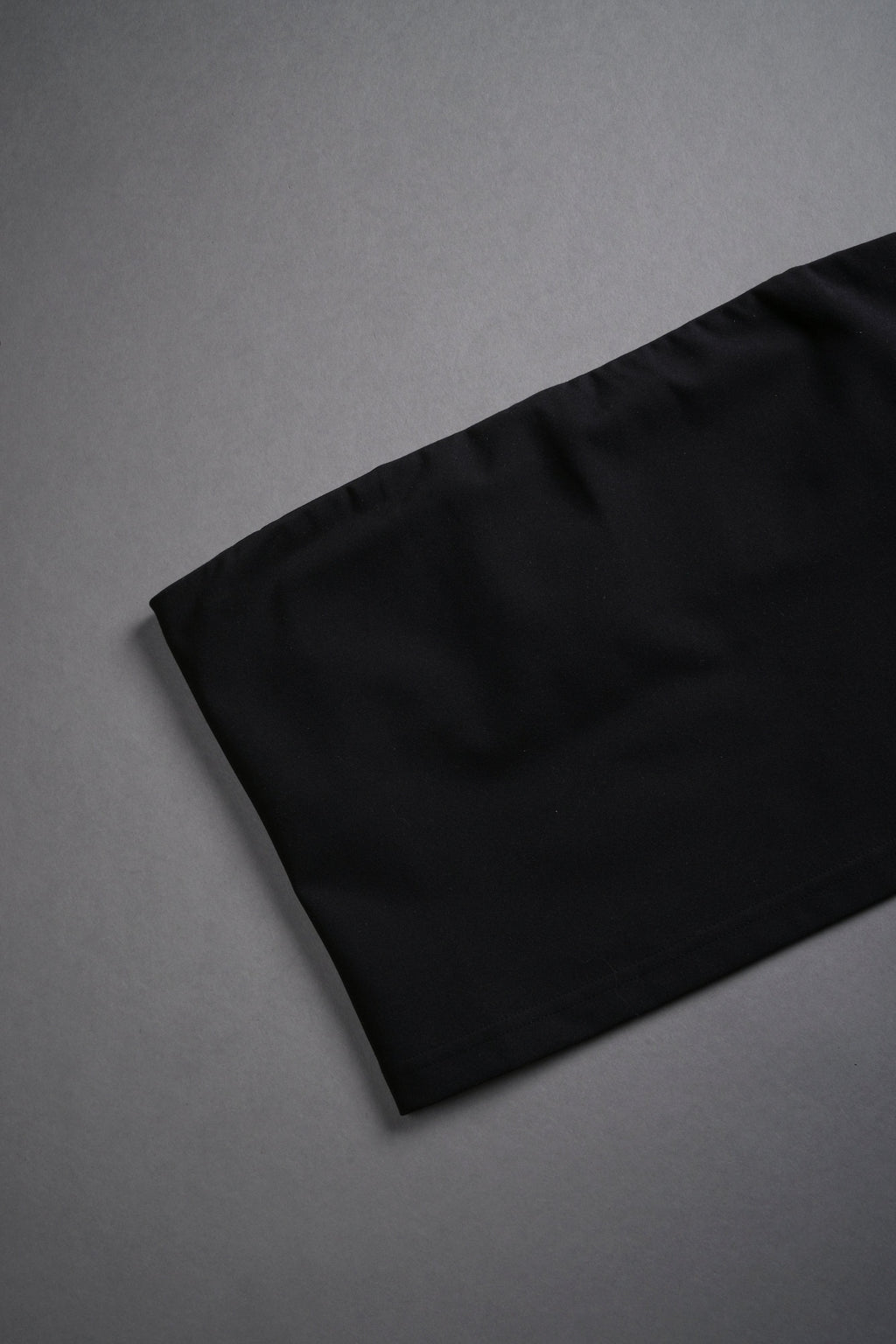 Single Wolf "Nova" Longline Bandeau Top in Black — imagem 7