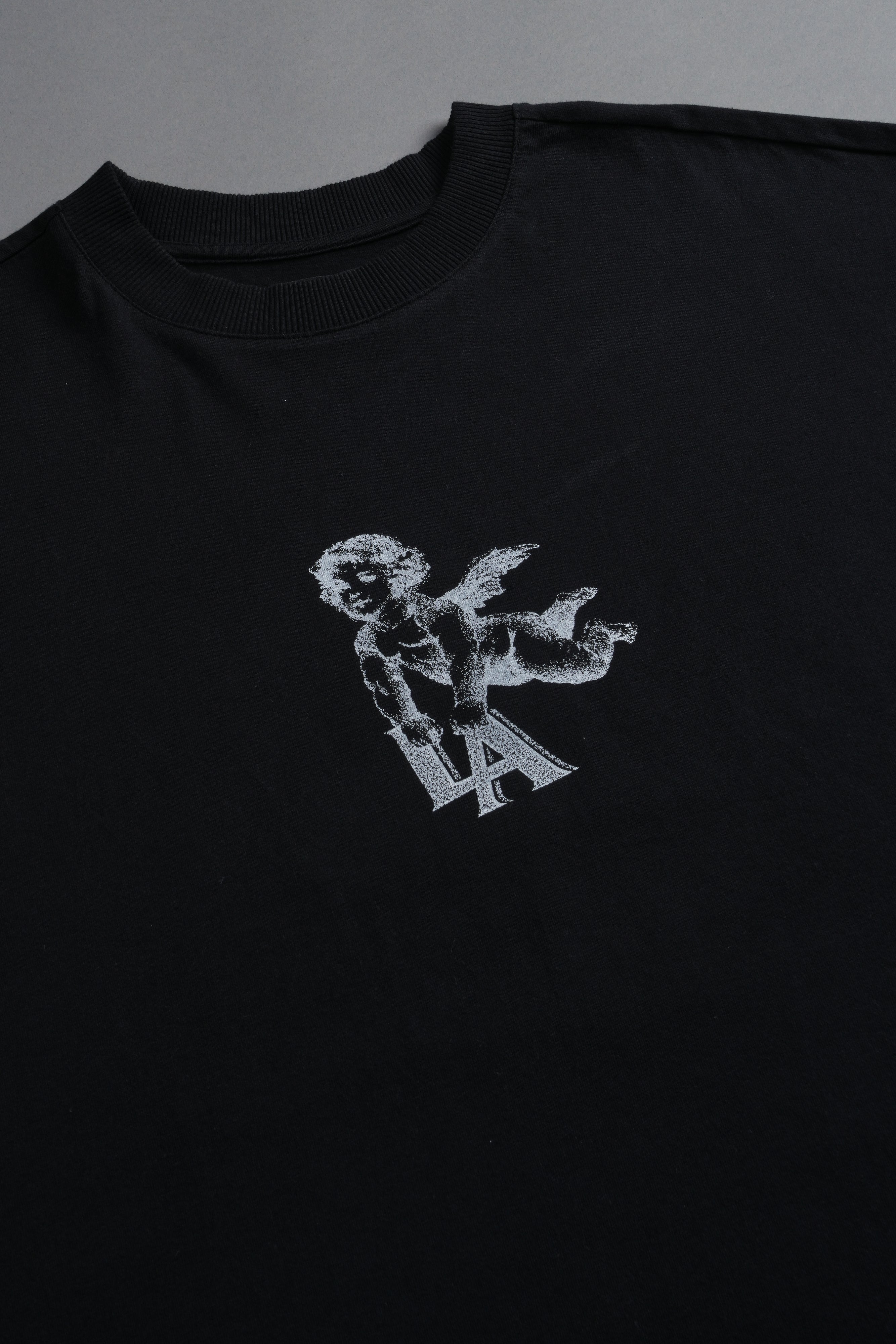 La Cherub Grunge Mid Length Raw Hem Cap Sleeve Tee in Black — imagem 7