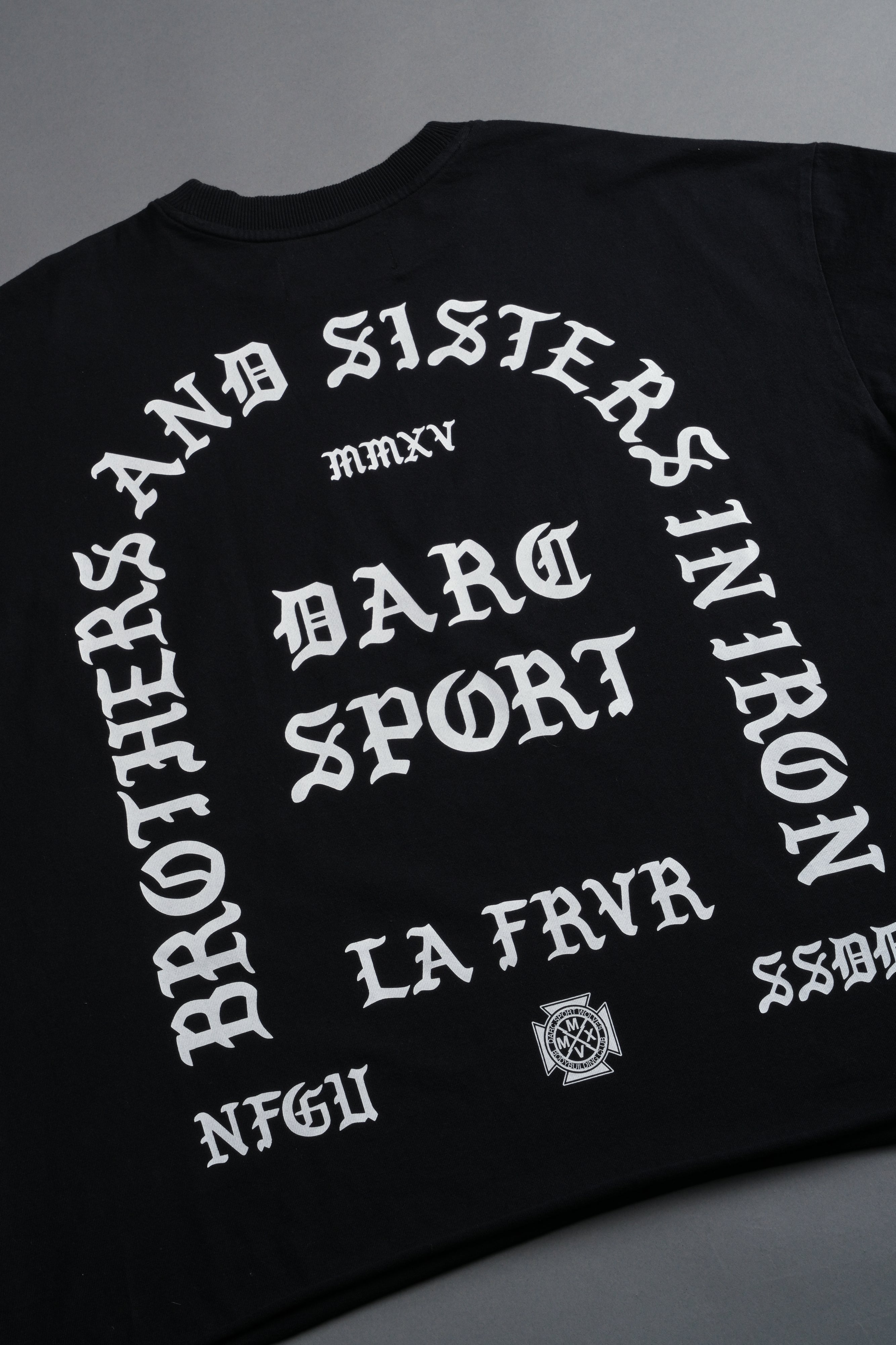 La Cherub Grunge Mid Length Raw Hem Cap Sleeve Tee in Black — imagem 9