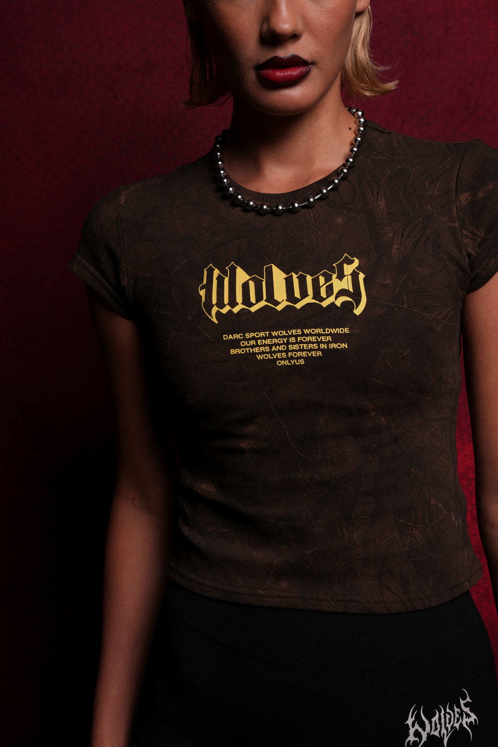 Never Back Down "Baby" Tee in Brown Driftwood Forest Camo — imagem 5