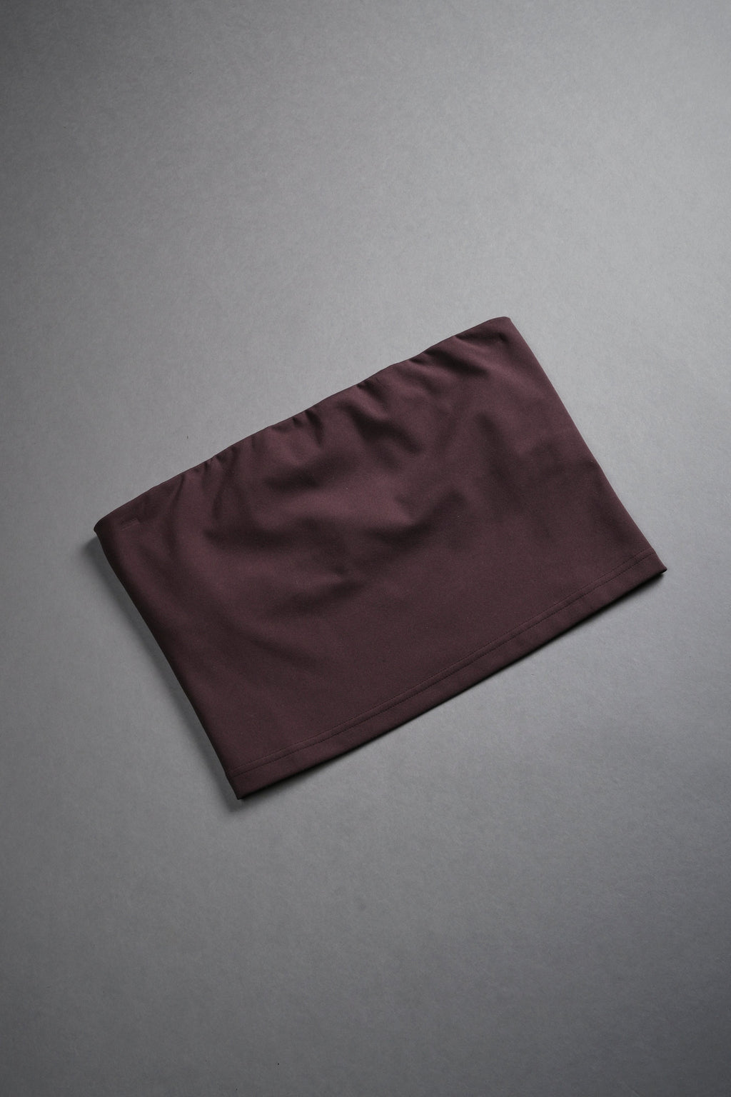 Single Wolf "Nova" Longline Bandeau Top in Darc Garnet — imagem 5