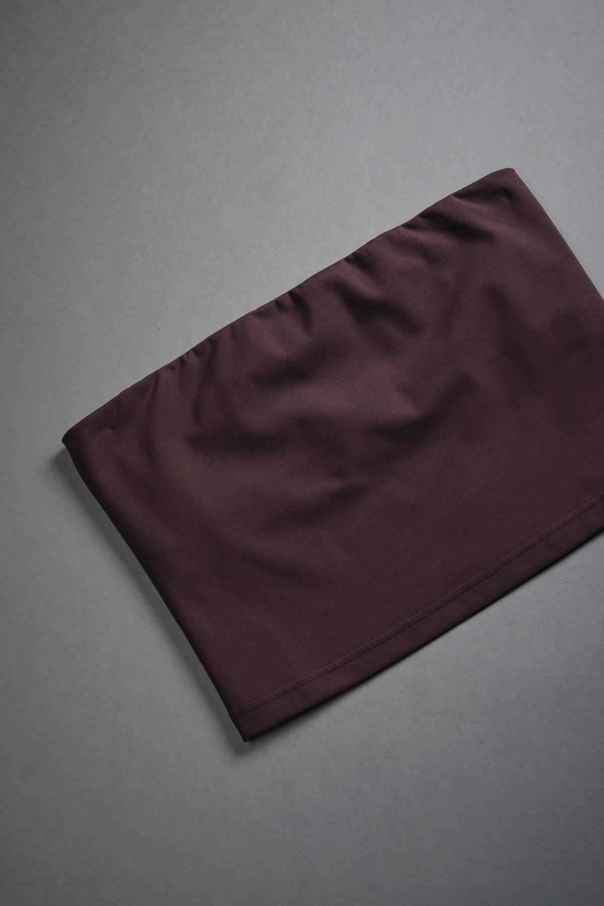 Single Wolf "Nova" Longline Bandeau Top in Darc Garnet - imagem 7