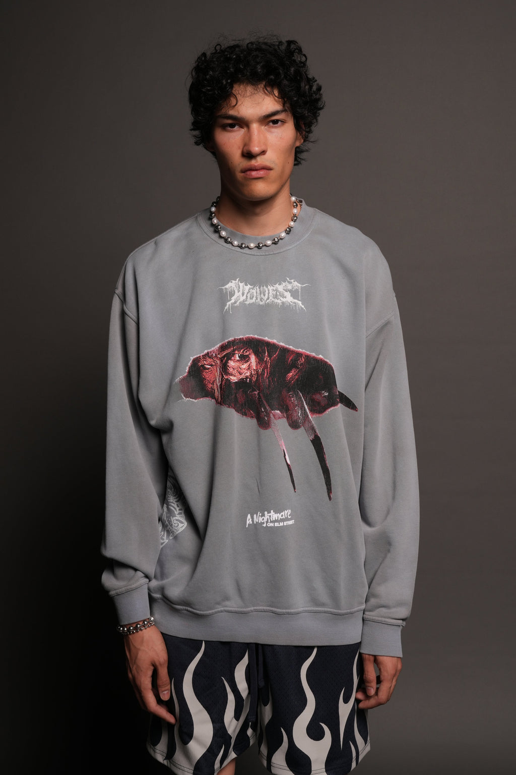 Dont Sleep London Crewneck In Dove Gray Super Sun Fade