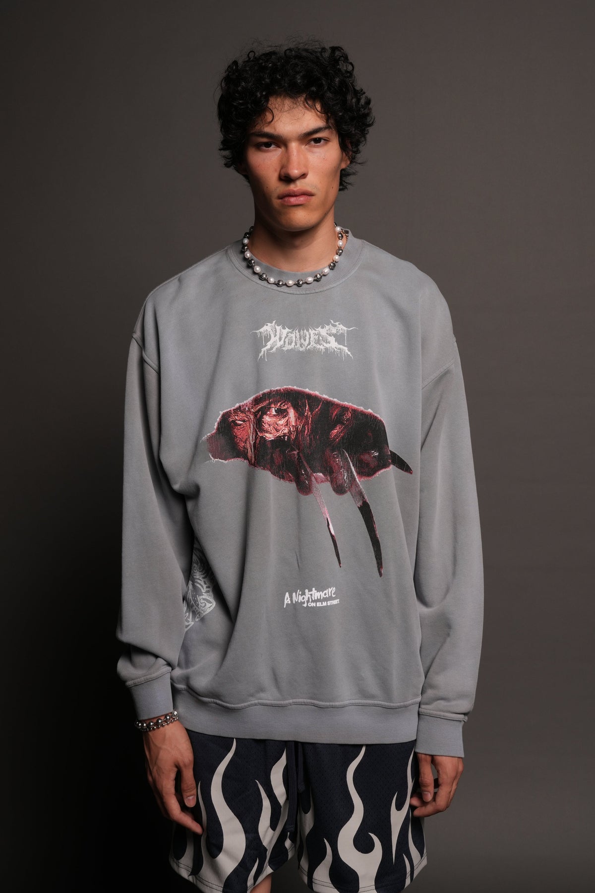 Dont Sleep London Crewneck In Dove Gray Super Sun Fade