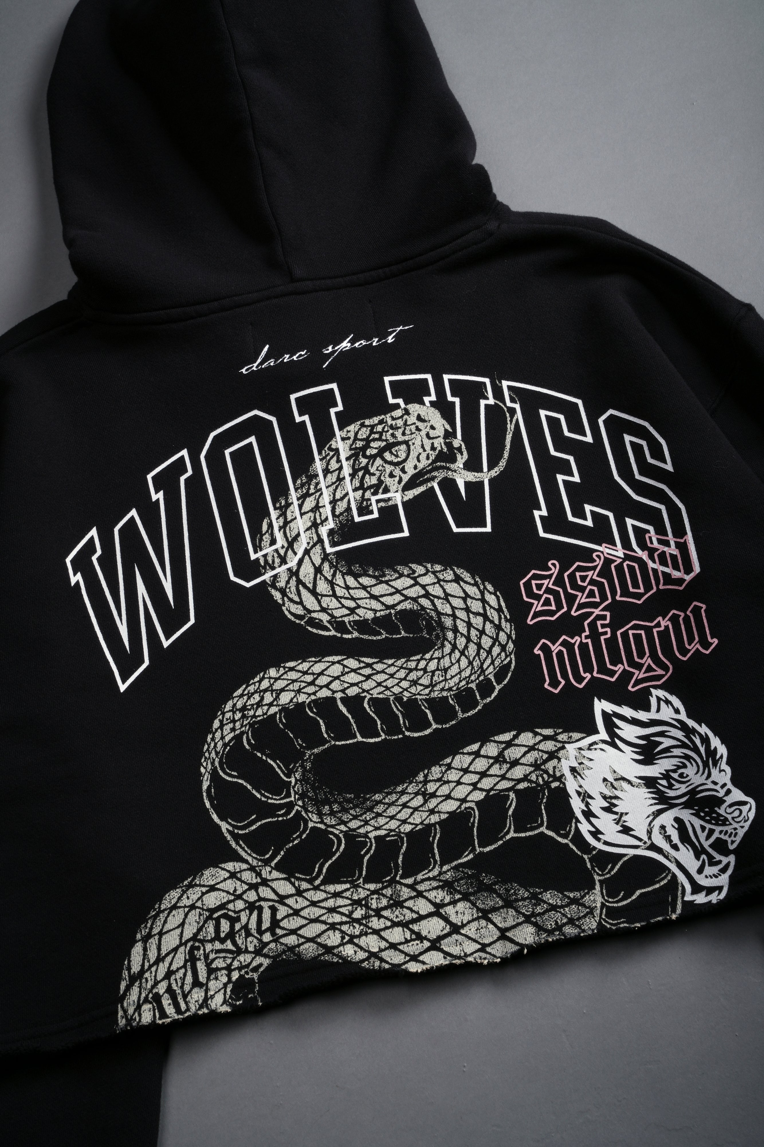 New Beginnings "Pierce" (Cropped) Hoodie in Black — imagem 12