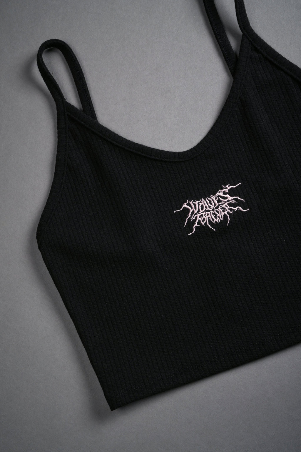 Forged From Iron Spaghetti Crop Tank in Black — imagem 7