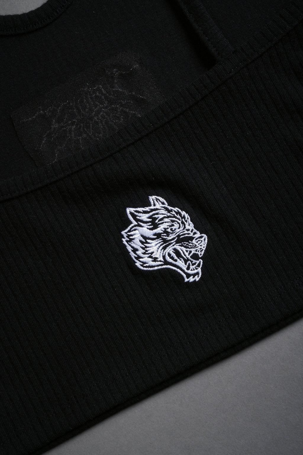 Forged From Iron Spaghetti Crop Tank in Black — imagem 8