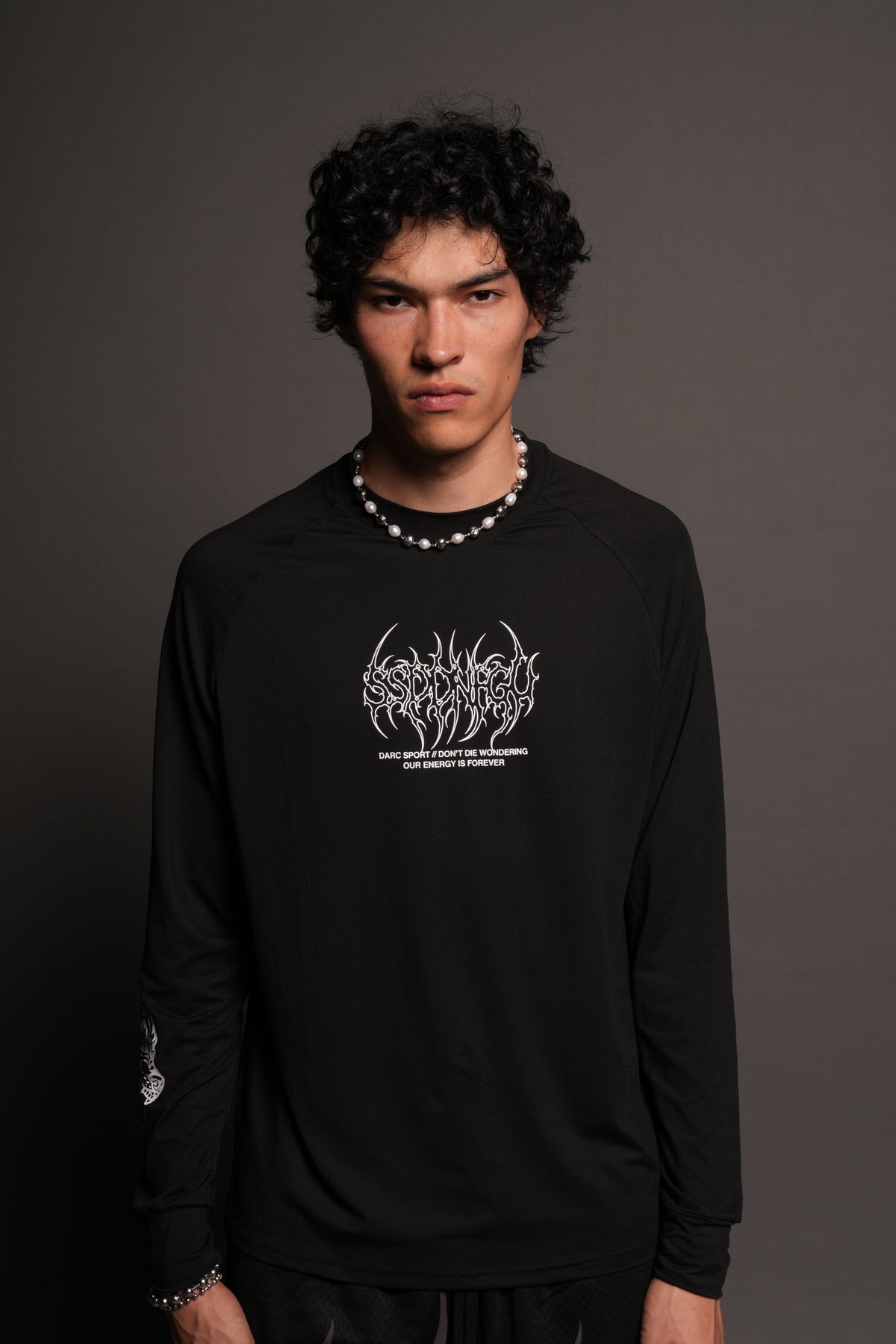 Hesh Mantra Dry Wolf Raglan Ls Tee In Black