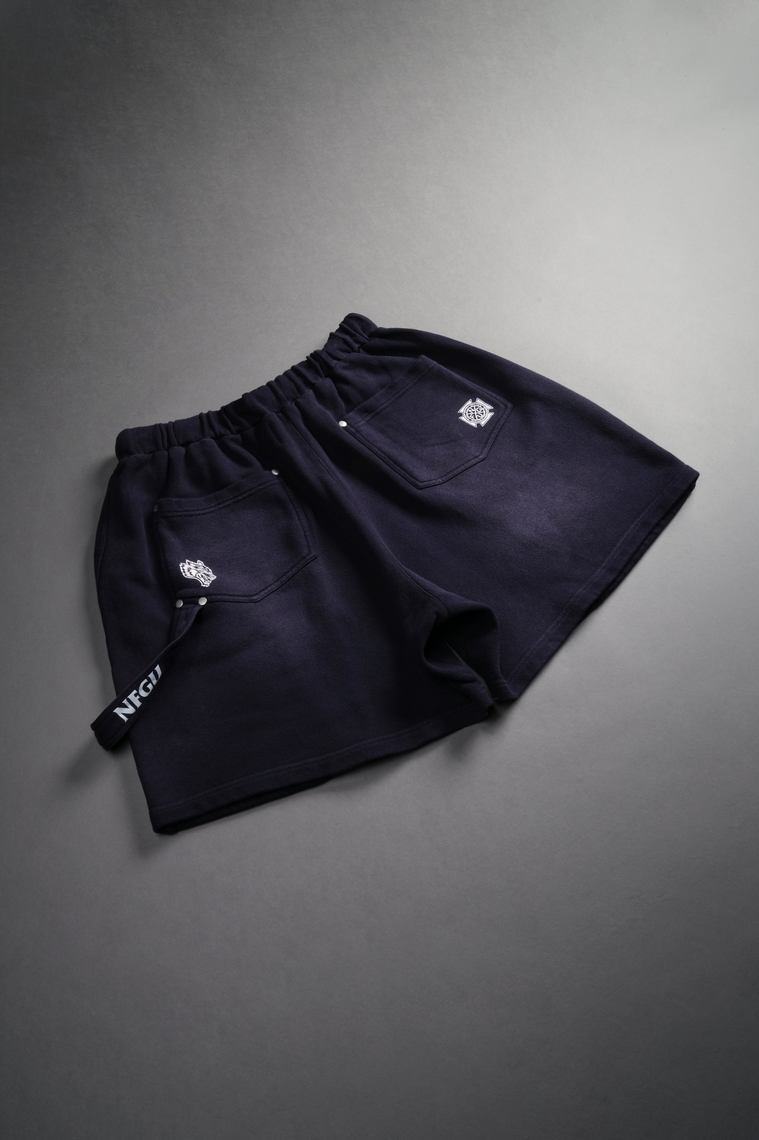 NFGU Forever Rivet Fleece Shorts in Nightshade Sun Fade — imagem 5