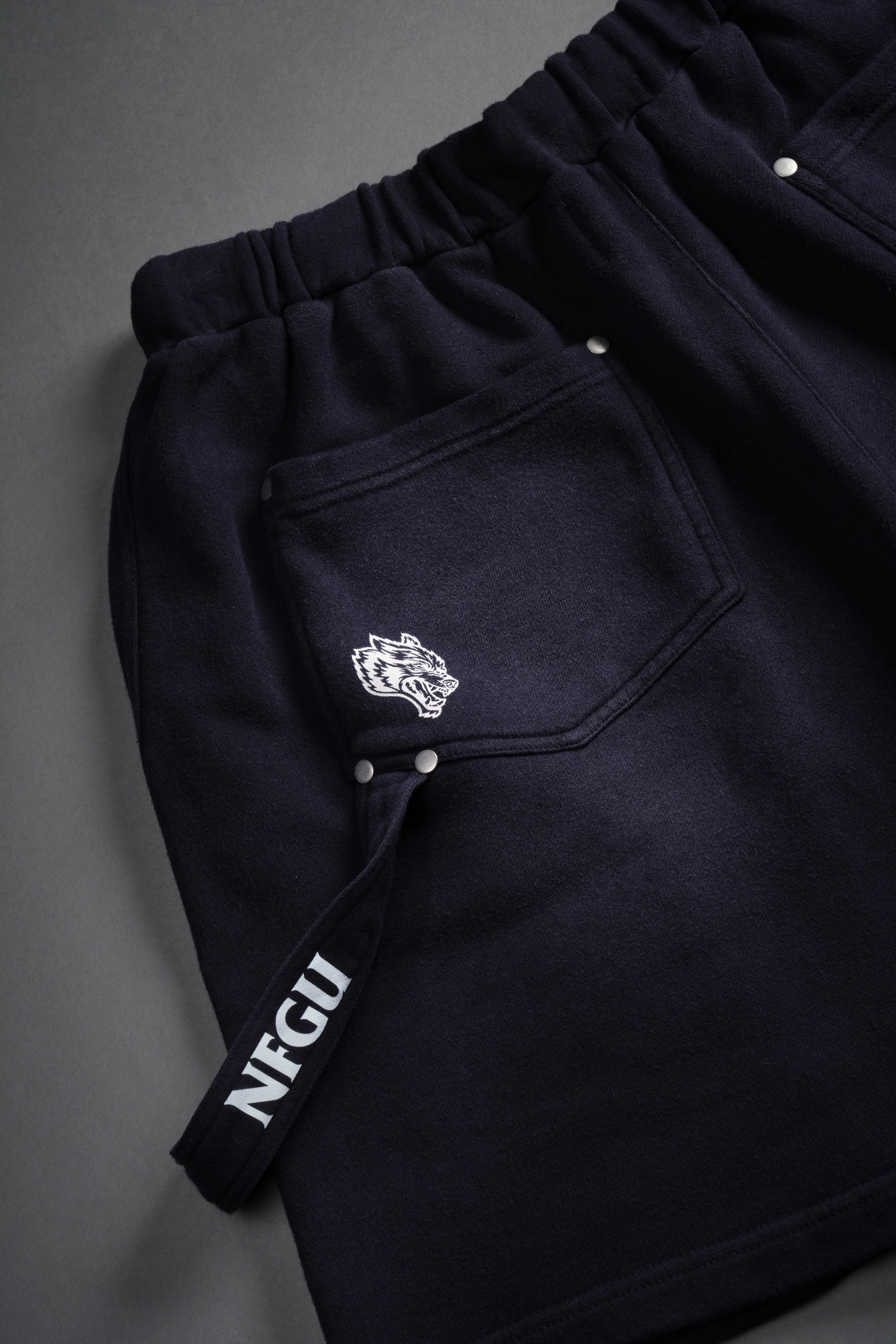NFGU Forever Rivet Fleece Shorts in Nightshade Sun Fade — imagem 6