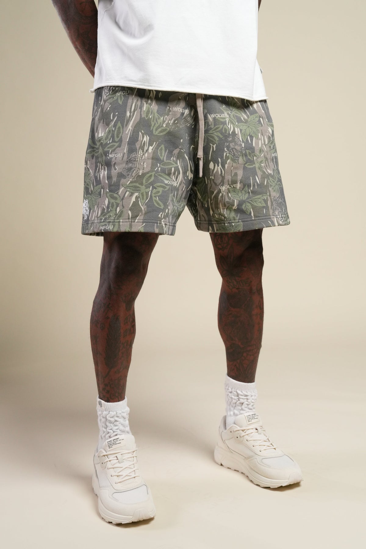 Dual Oversized Post Lounge Sweat Shorts in Norse Camo — imagem 4
