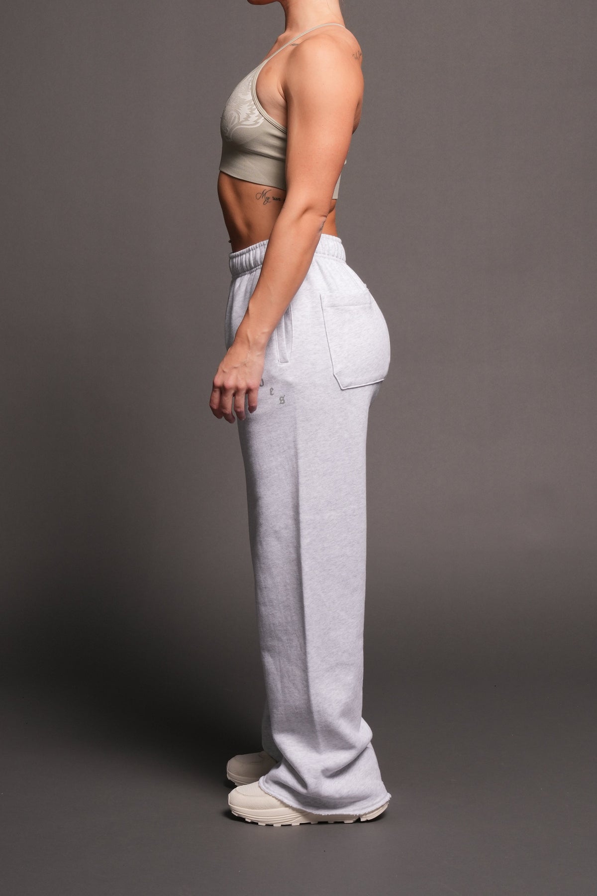 She Wolf Pyramid Big Cozy Sweats In Super Light Athletic Gray - imagem 2