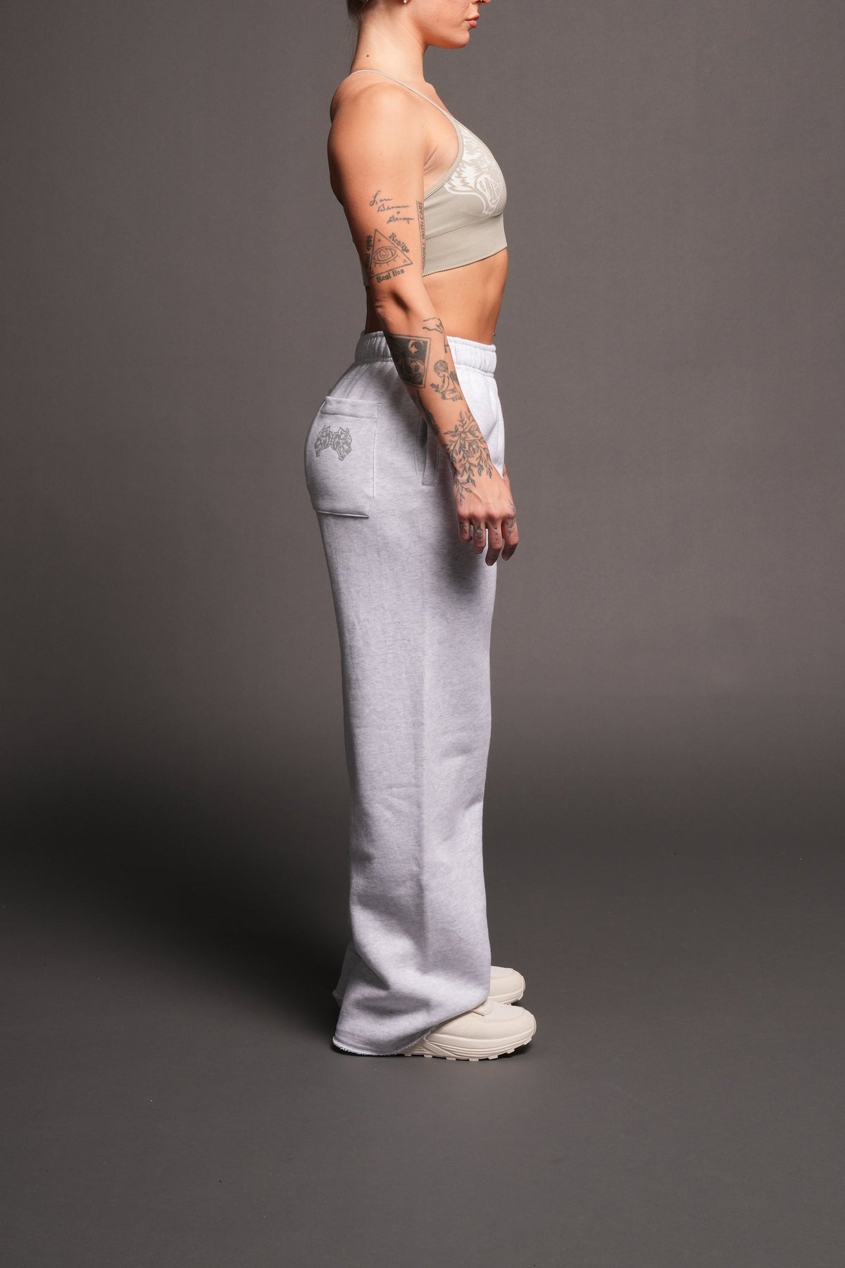 She Wolf Pyramid Big Cozy Sweats In Super Light Athletic Gray - imagem 5