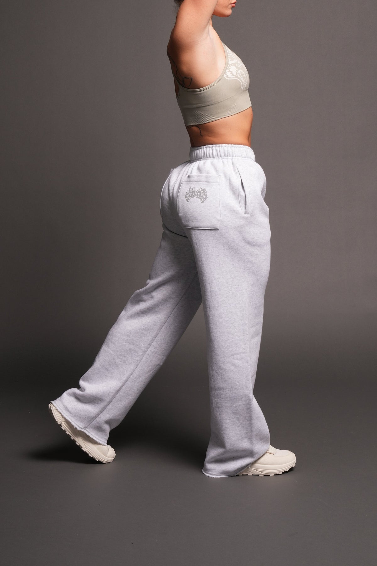 She Wolf Pyramid Big Cozy Sweats In Super Light Athletic Gray - imagem 6