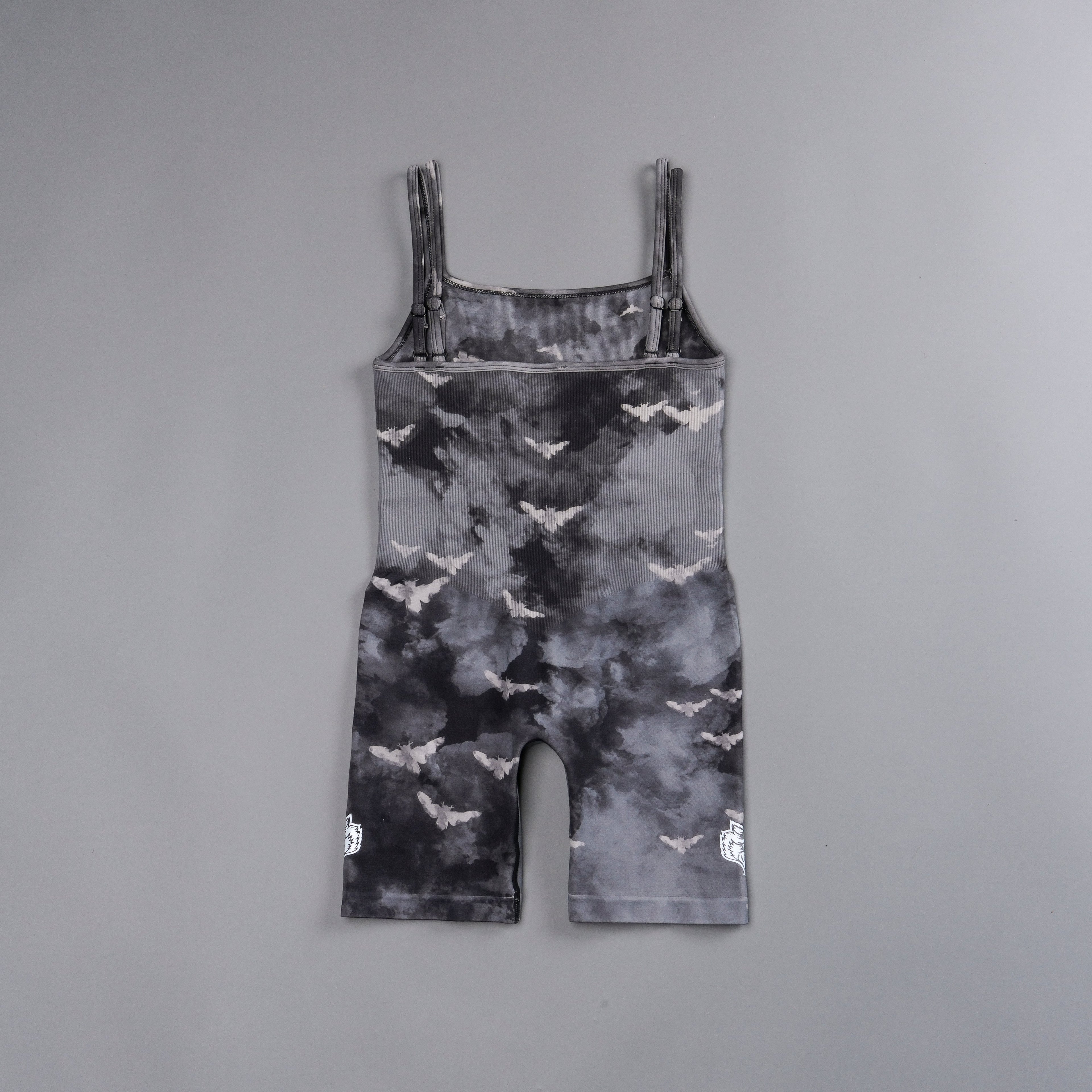 Stairs Sierra Seamless Bodysuit in Black Death Moth Ghost Clouds — imagem 4