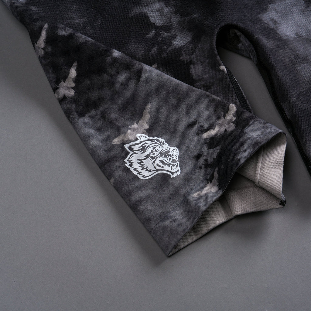Stairs Sierra Seamless Bodysuit in Black Death Moth Ghost Clouds — imagem 10
