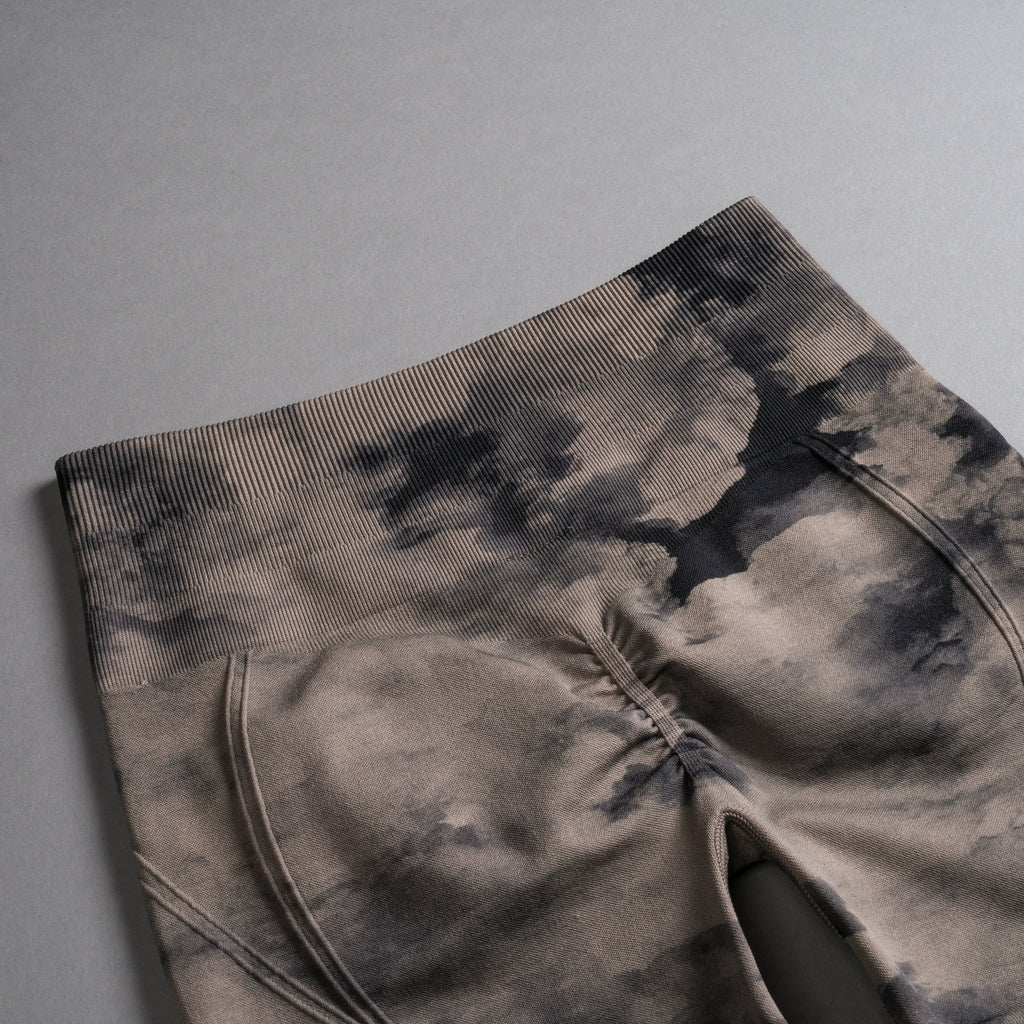 Loyalty Everson Seamless "Huxley" Shorts in Taupe Ghost Clouds — imagem 9