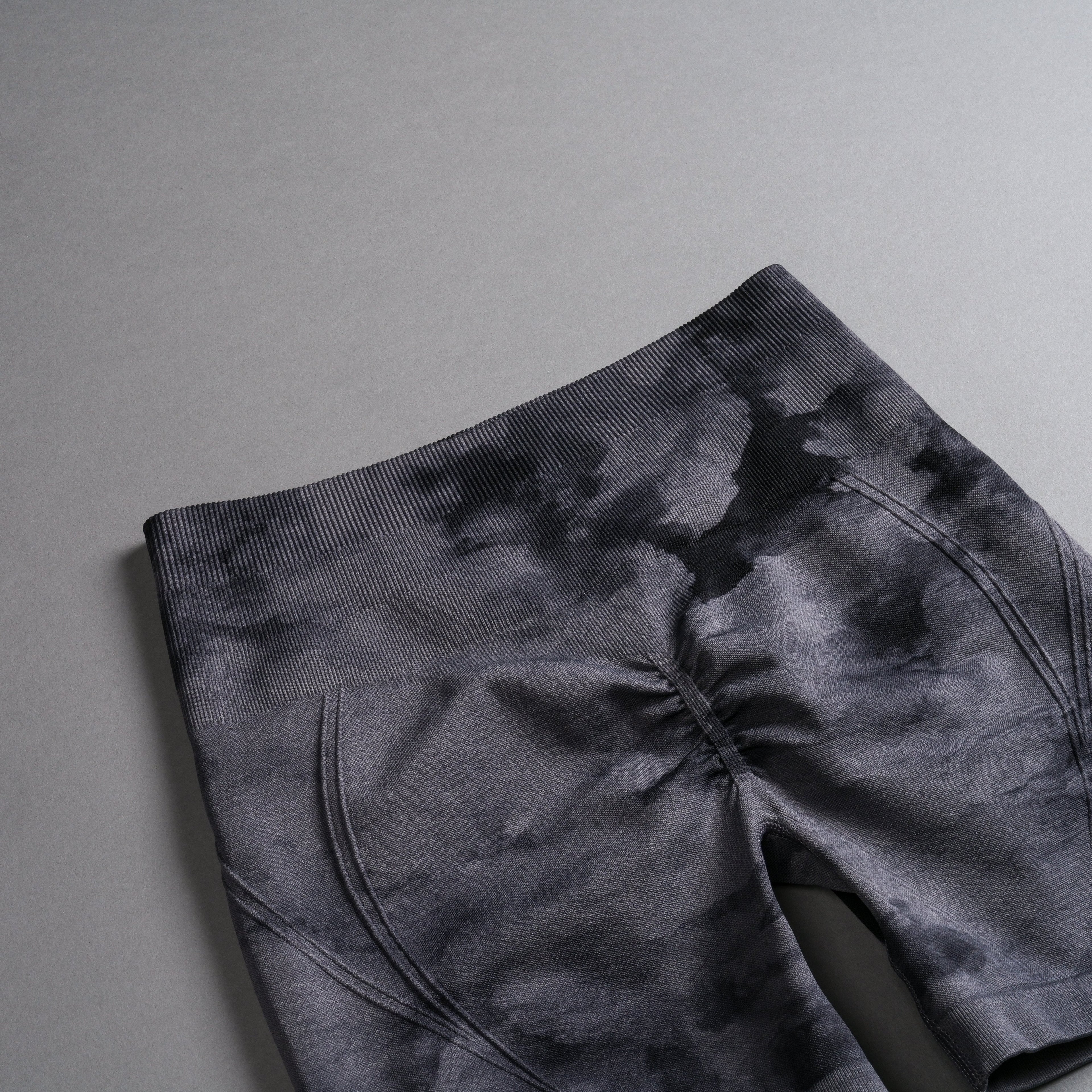 Loyalty Everson Seamless "Huxley" Shorts in Black Ghost Clouds — imagem 9