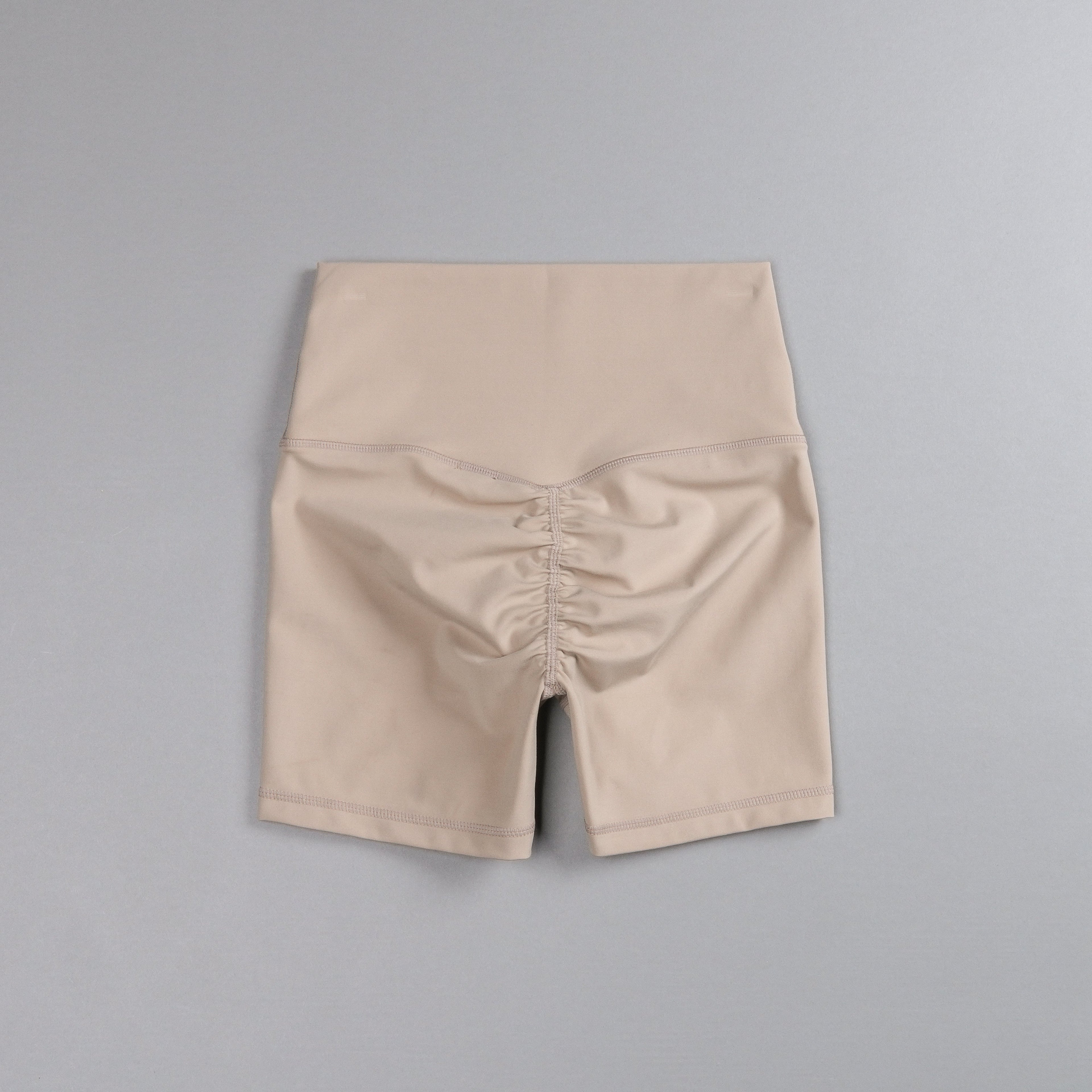 Loyalty V3 "Energy" Pump Shorts in Taupe — imagem 12