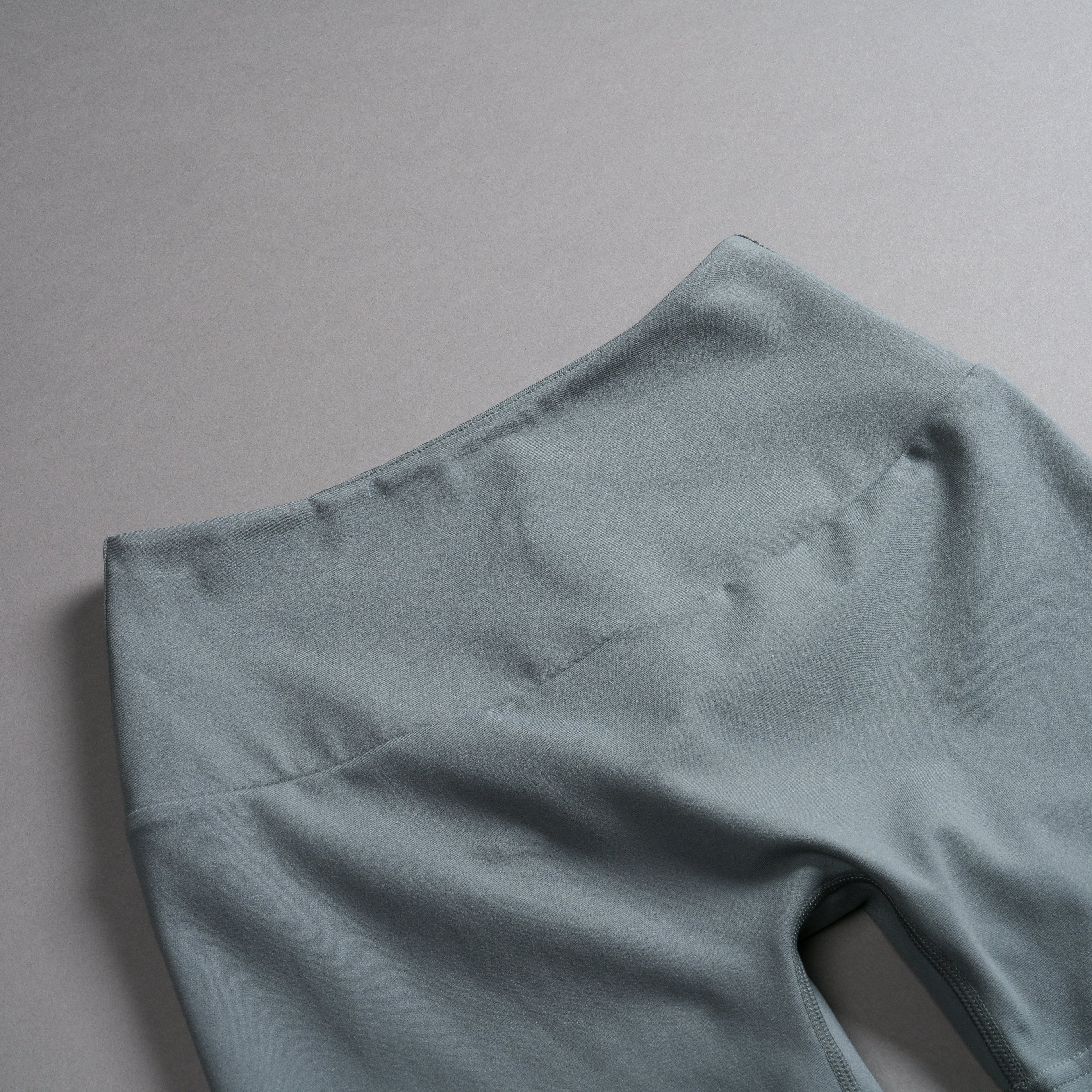 Dual Chopper "Energy" Beau Shorts in Greek Stone — imagem 12