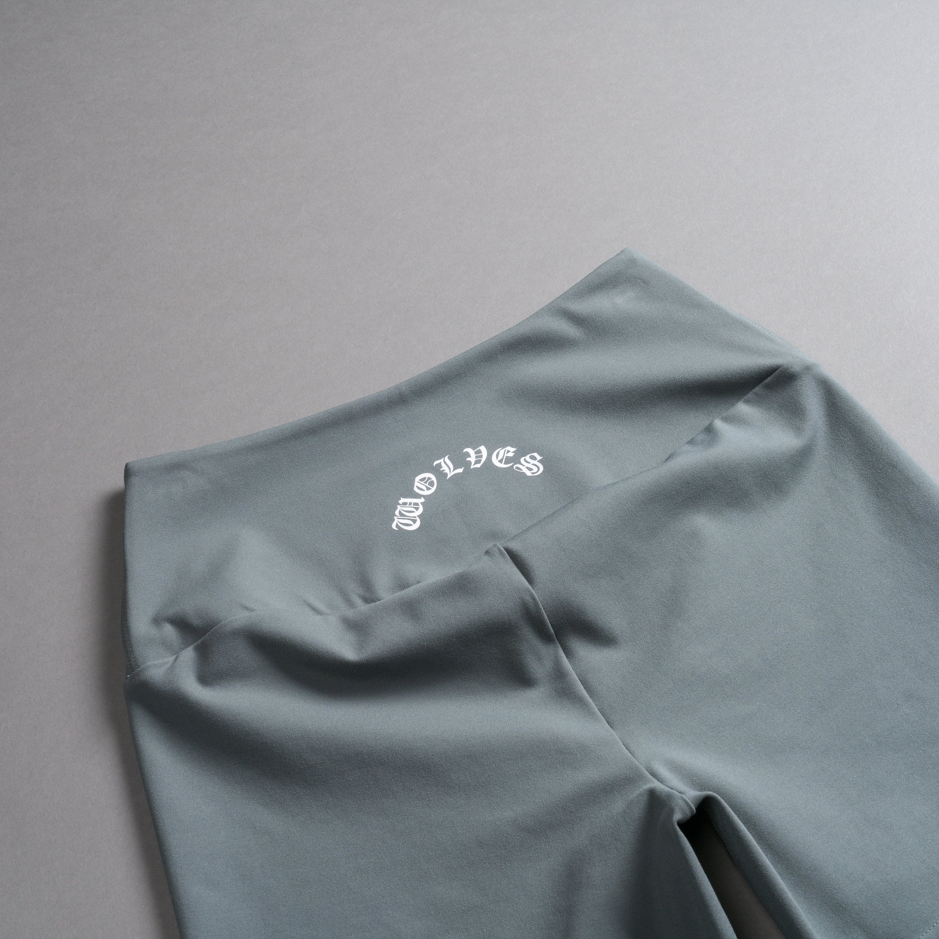 Dual Chopper "Energy" Beau Shorts in Greek Stone — imagem 14